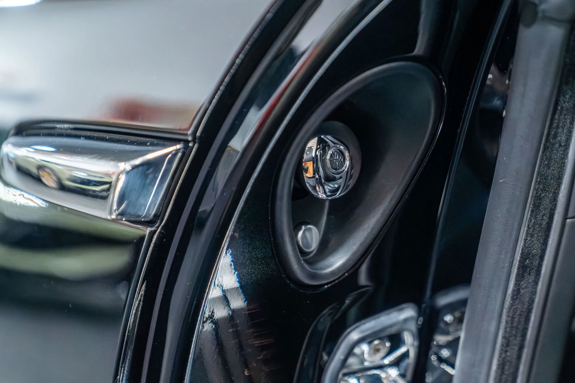 mph042_4216588500_Used_2014_Rolls_Royce_Wraith_360000_MSRP_Starlight_Headliner_24_Wheels_1765745610_f6576a98e2