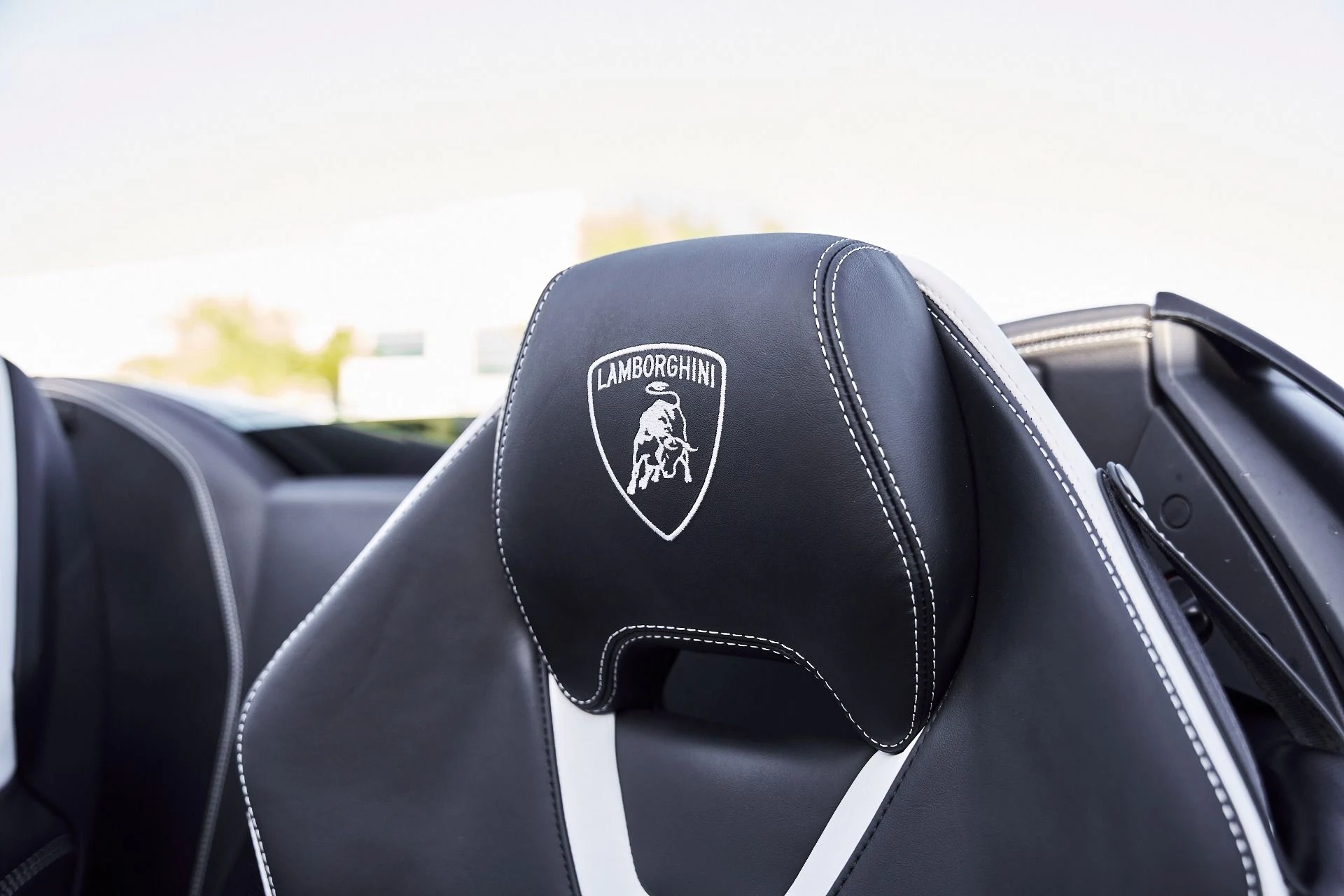 mph042_4218057447_Used_2024_Lamborghini_Huracan_EVO_Base_1774744587_8f0a58fb46