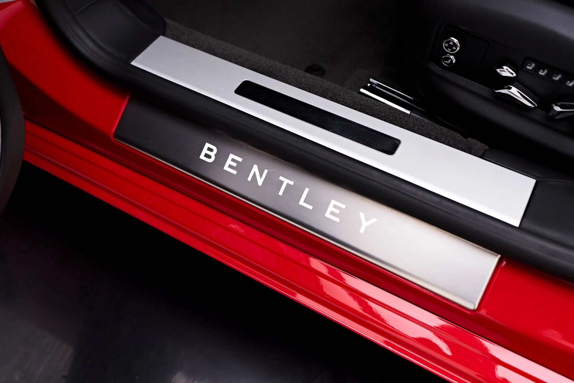 mph042_4220944698_Used_2021_Bentley_Flying_Spur_W12_1754099984_839f1ea95c