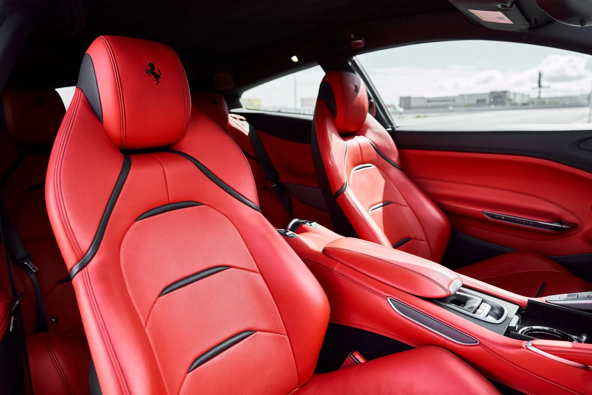 mph042_4222427040_Used_2019_Ferrari_GTC_4_Lusso_V12_1771467701_6521f5a35d