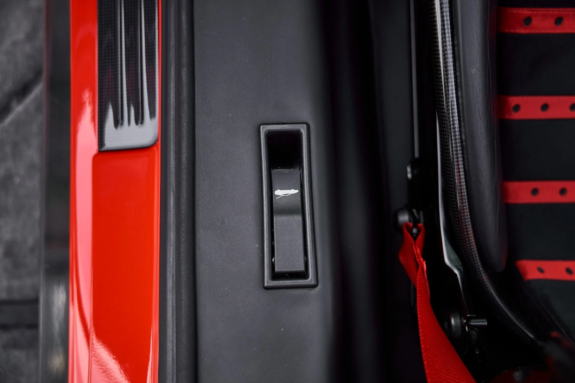 mph042_4230185326_Used_2022_Ferrari_SF_90_Spider_Base_1770767934_12cfc9da4e