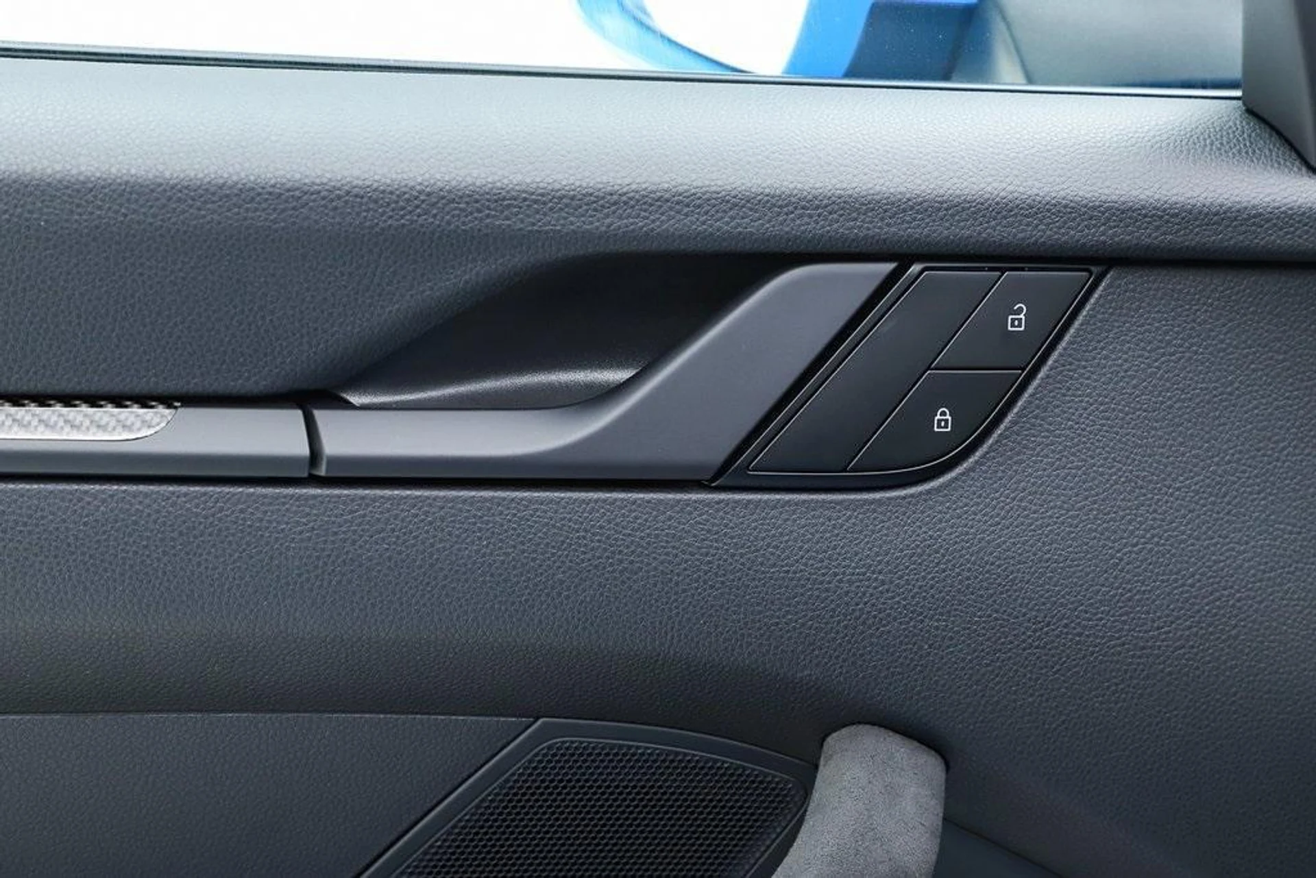 mph042_4240037659_s_Tcd_G_Ls_Up4_A_Ws_Q5c_Z4ehngw_Y_Js_d25f67c1dc