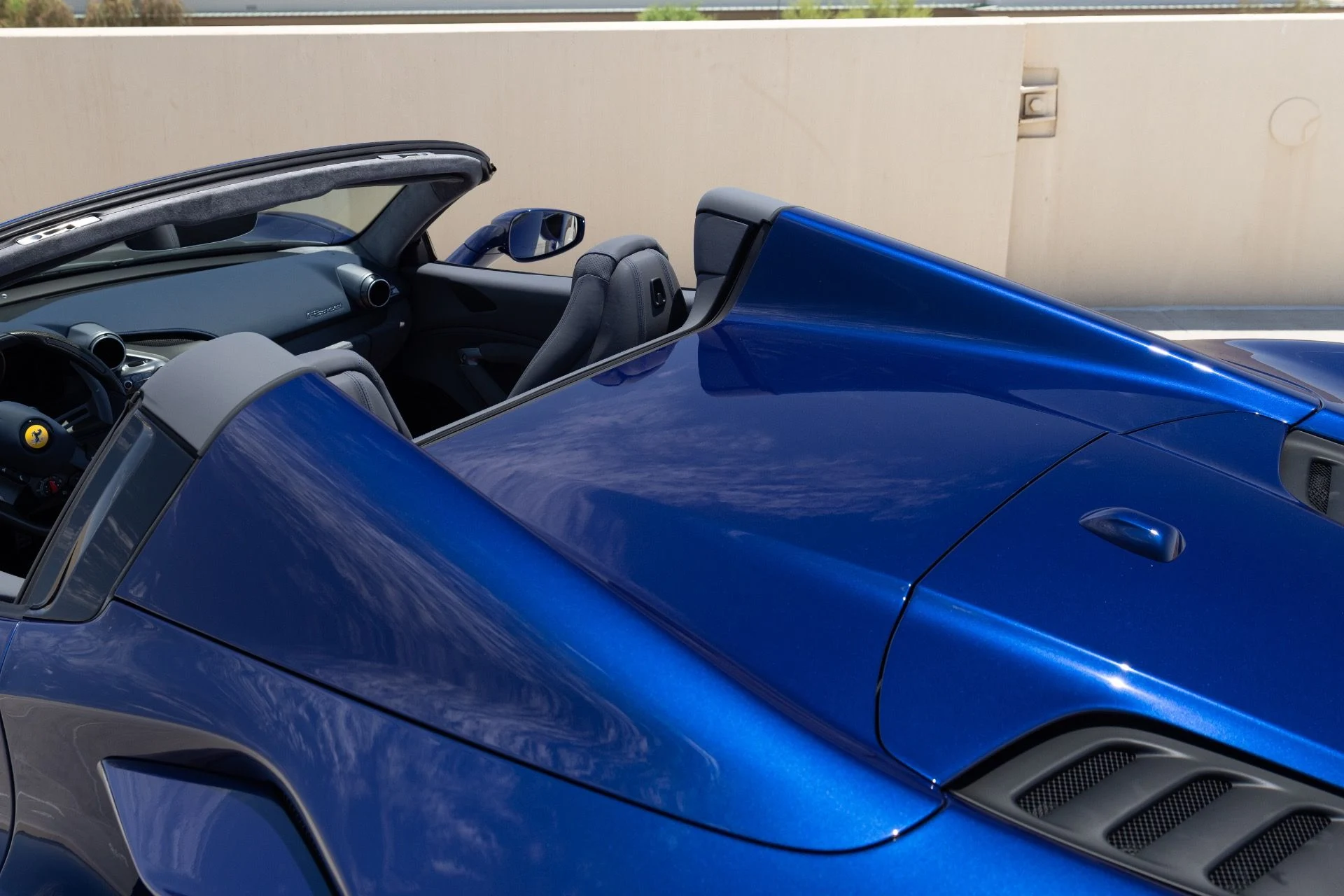 mph042_4245868904_Used_2022_Ferrari_F8_Spider_1778623083_af3712352f