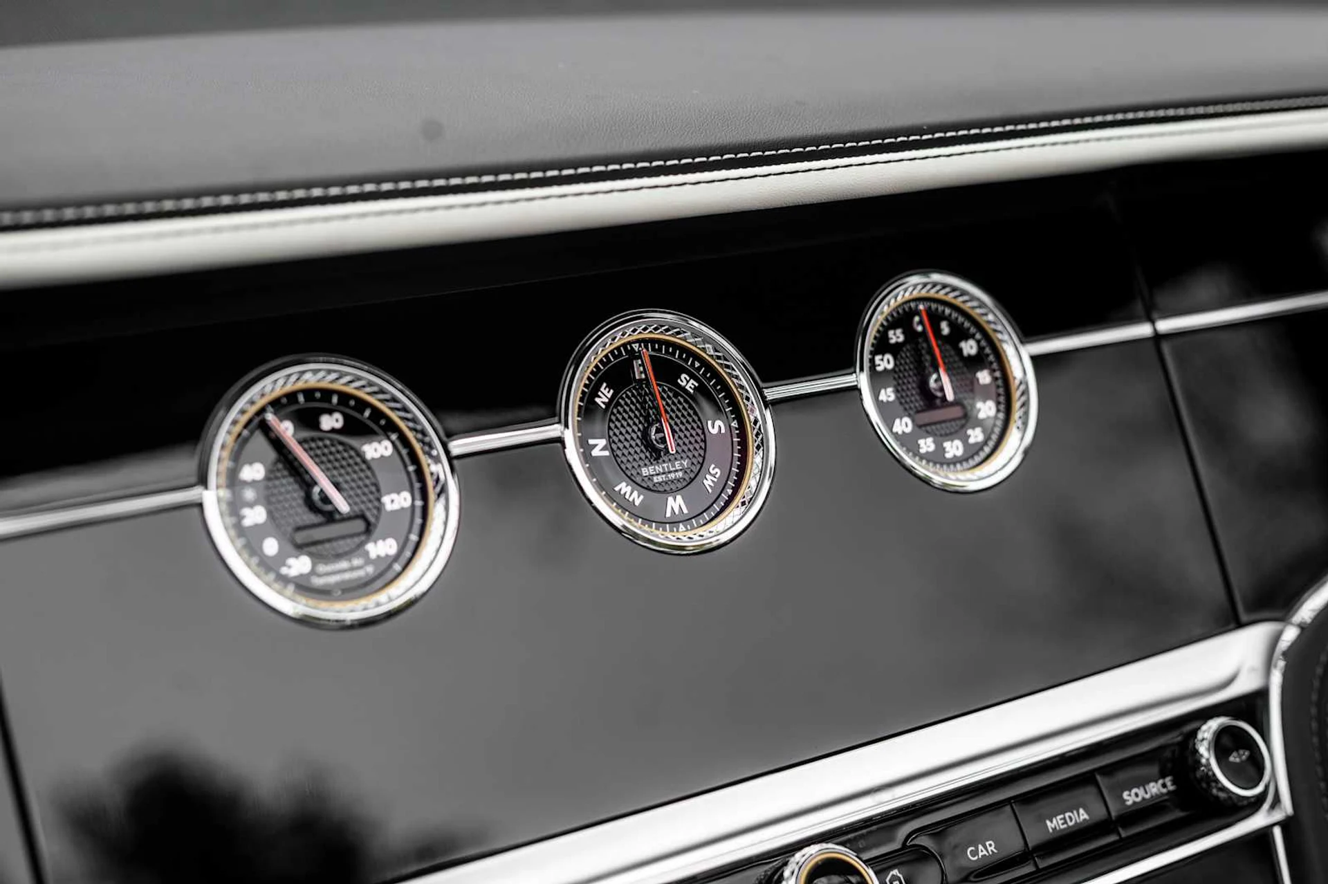 mph042_4257004070_eb43d284fb3c0f8bdea409a45216873fx_79165f369d