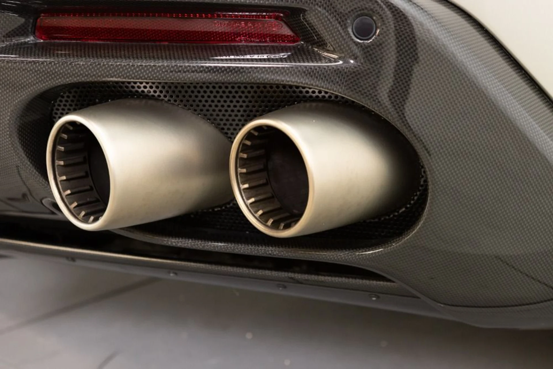 mph042_426355866_Used_2024_Ferrari_Roma_Spider_f35a1ee0d4