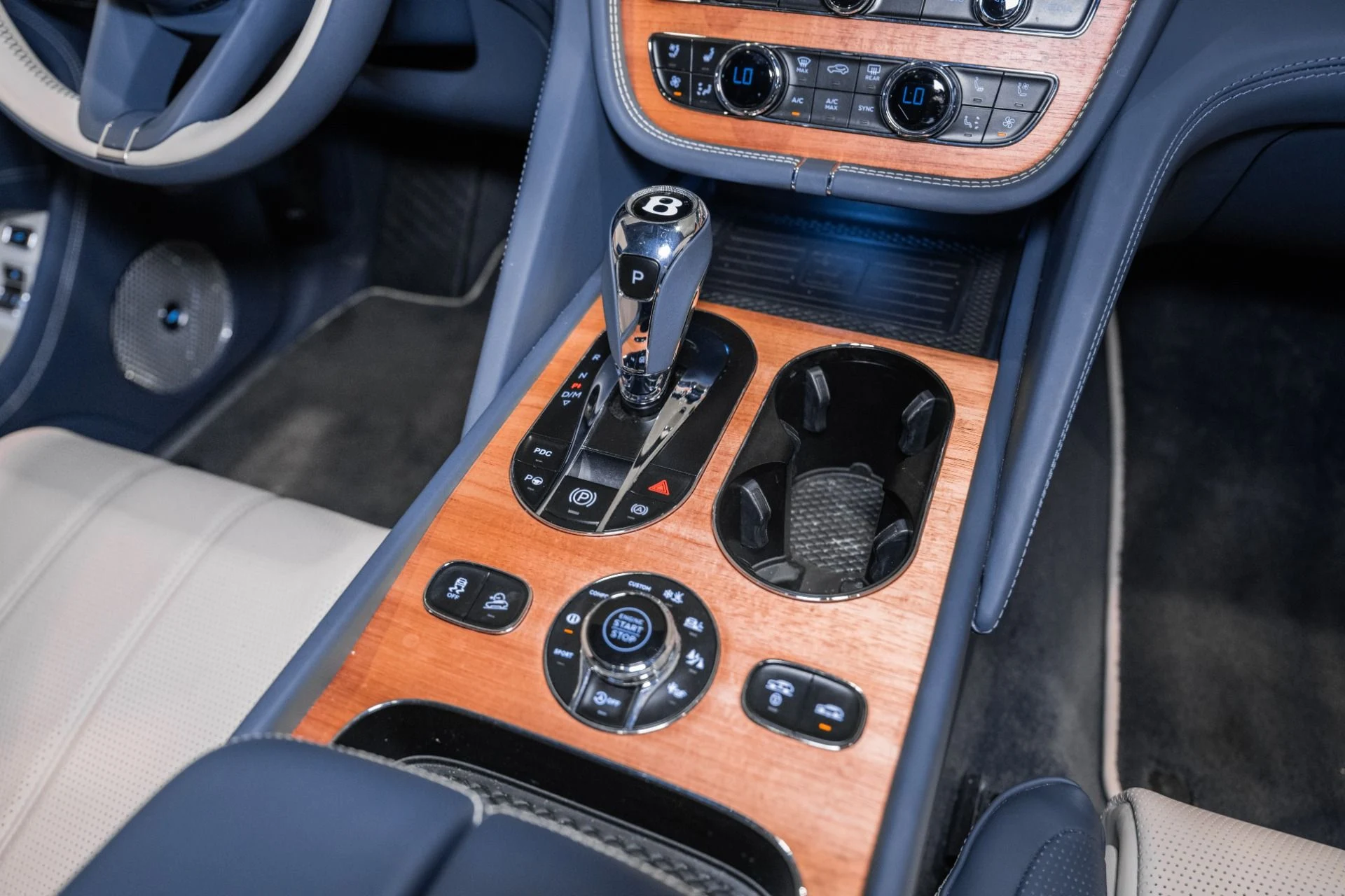 mph042_4272251335_Used_2023_Bentley_Bentayga_V8_1773161600_a7d6dd6861