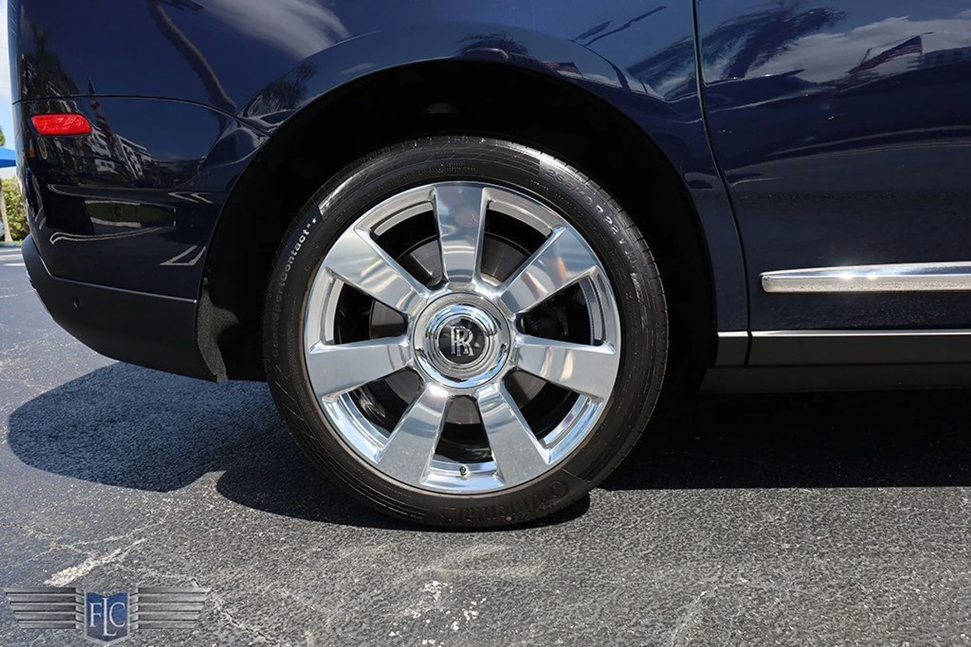 mph042_4273386279_used_2023_rolls_royce_cullinan_sportutility_6305_22995243_43_1024_9805b78957