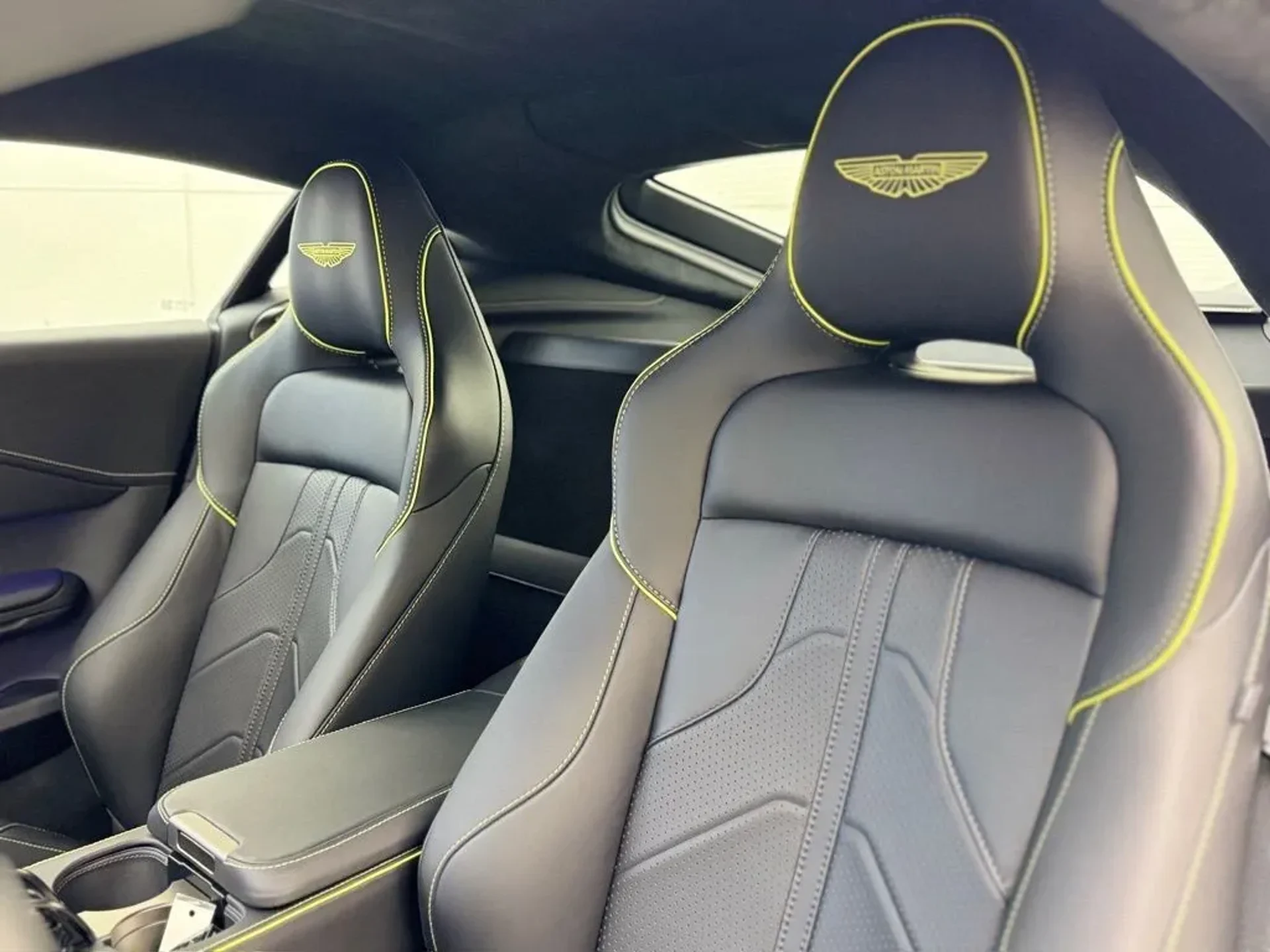 mph042_427765850_nrxgii628j3ppldm0wtx7k03rvno_2cf54242f0