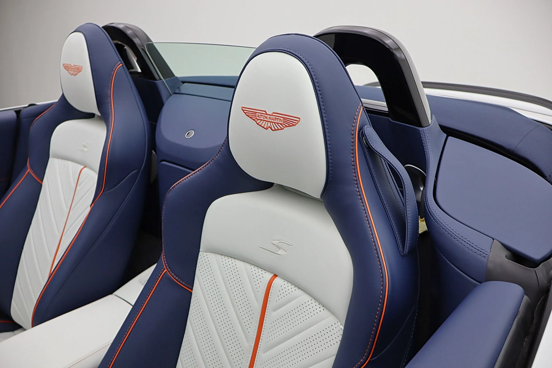 mph042_4284111076_New_2026_Aston_Martin_Vantage_S_7da7c8e004