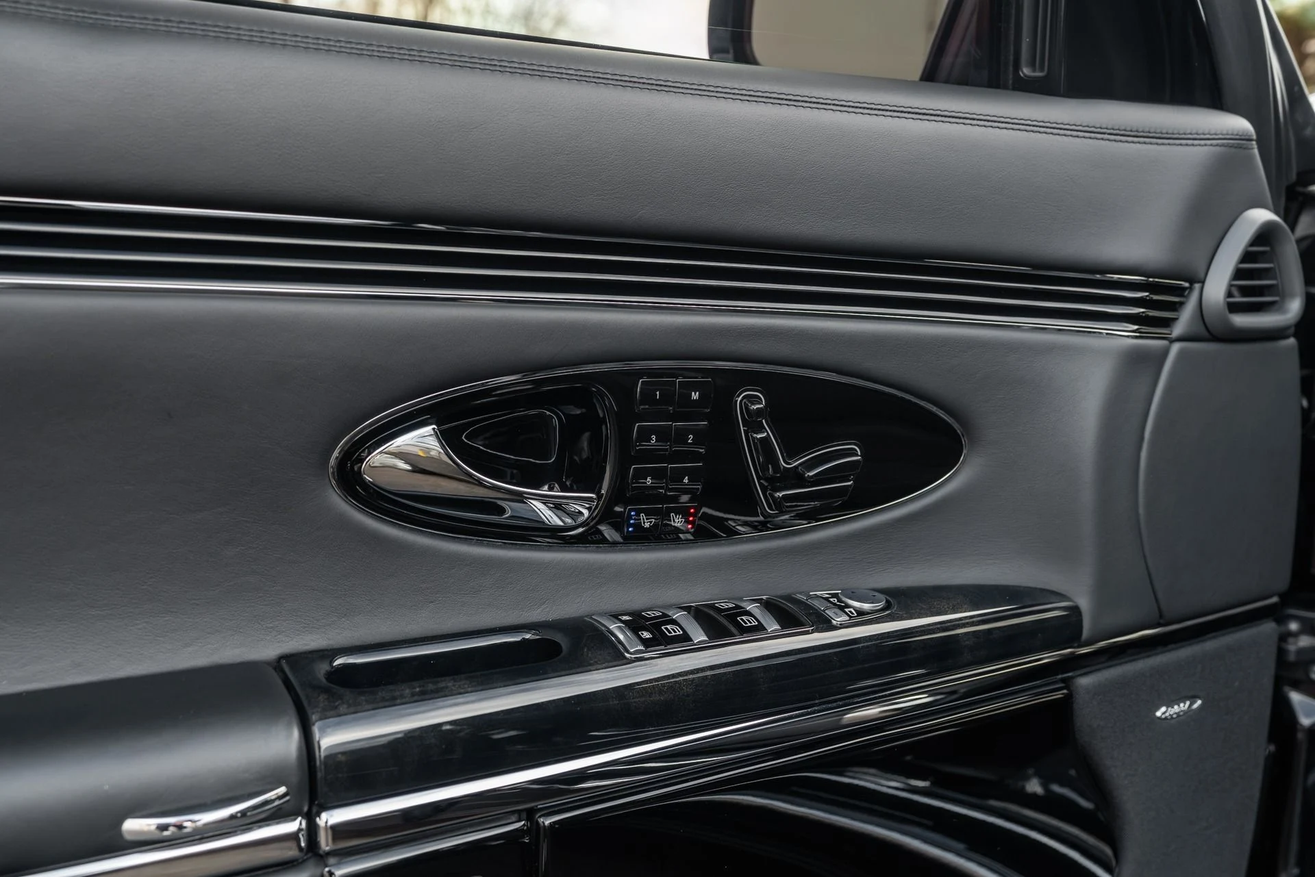 mph042_435211788_11544_p43_l_7204a6dba4