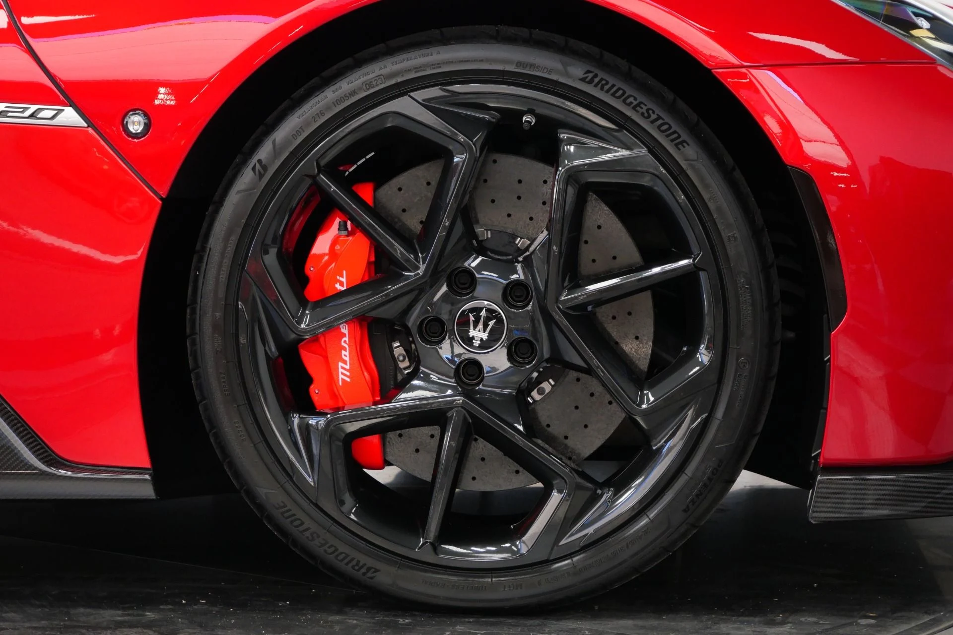 mph042_435625180_Used_2023_Maserati_MC_20_Cielo_1598_Miles_Carbon_Ceramic_Brakes_Interior_Exterior_Carbon_Packages_1776351589_7fb4c695a8