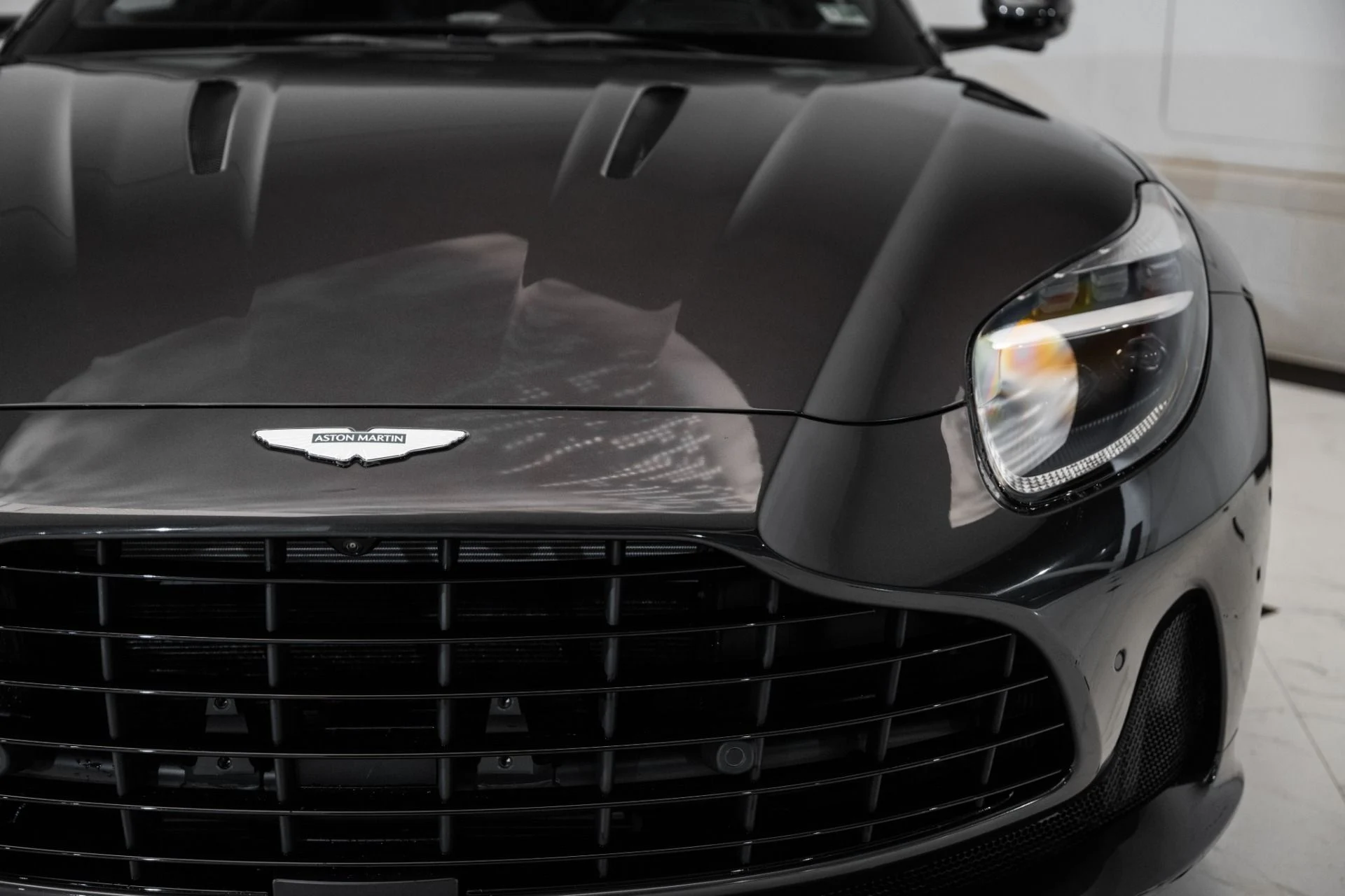 mph042_436336428_Used_2025_Aston_Martin_DB_12_Coupe_1742566043_22b2599f8a