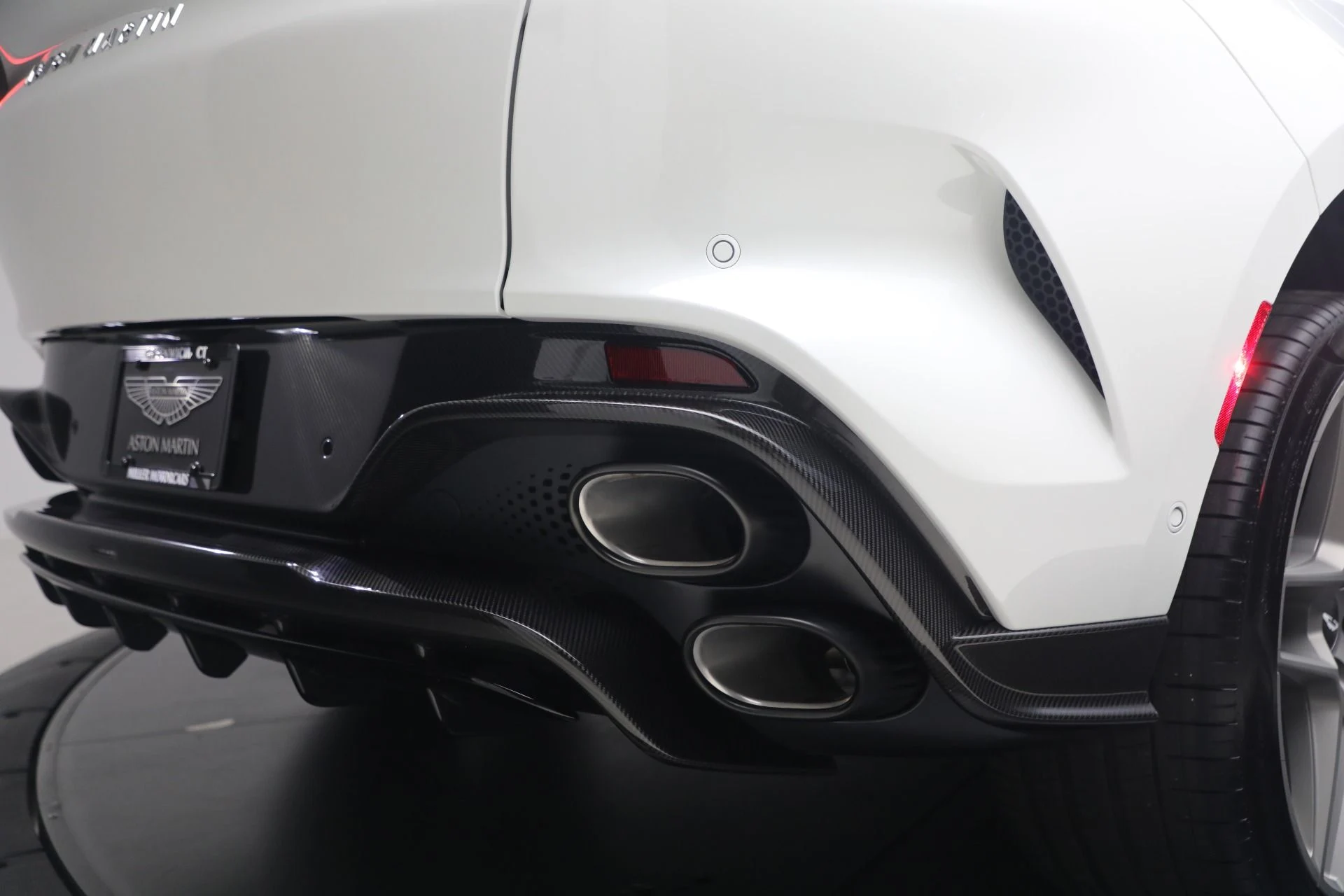 mph042_442236215_New_2026_Aston_Martin_DBX_S_1779888036_cec68c9810