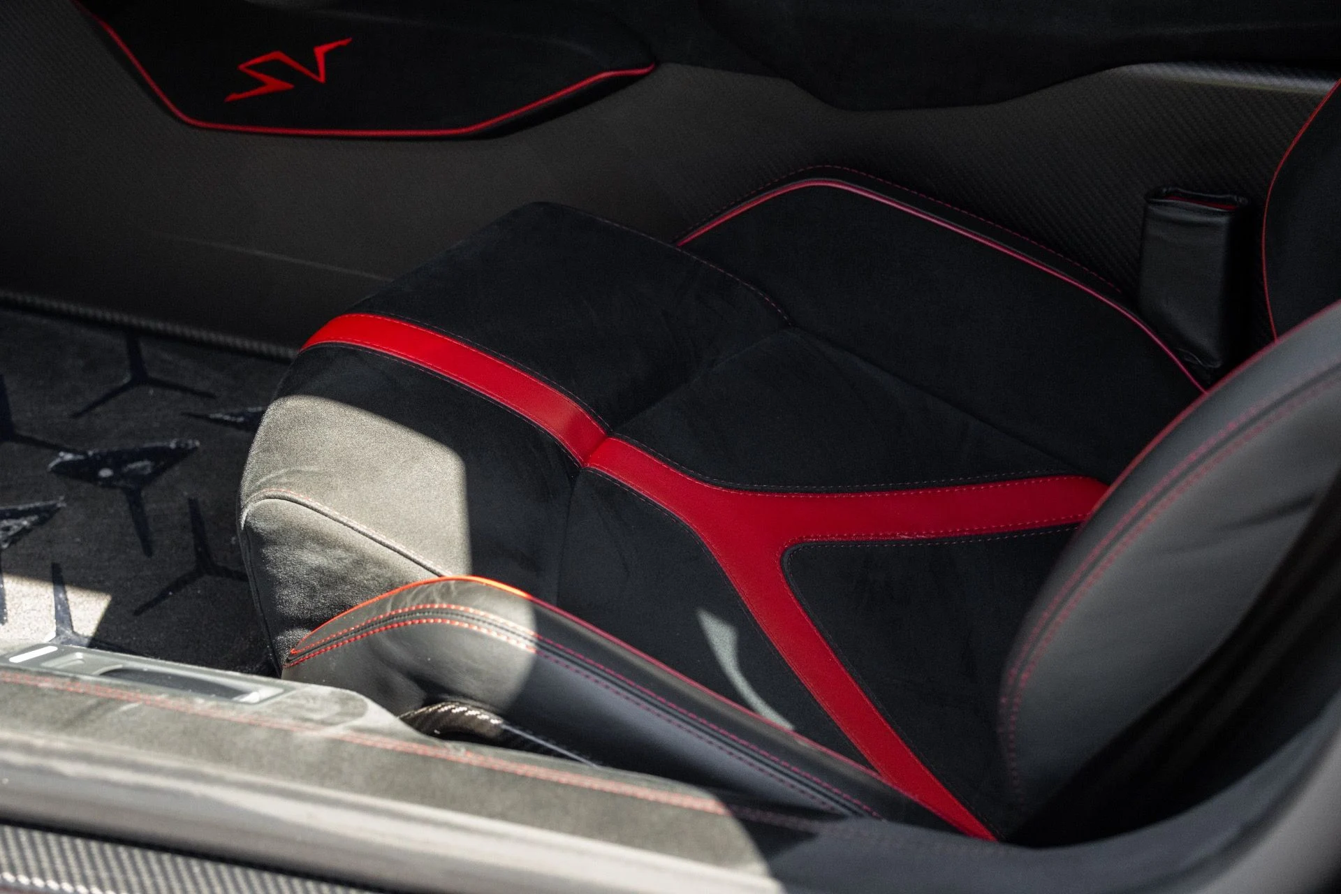 mph042_447239691_Used_2016_Lamborghini_Aventador_LP_750_4_SV_1760392295_a3a7a4e7bf