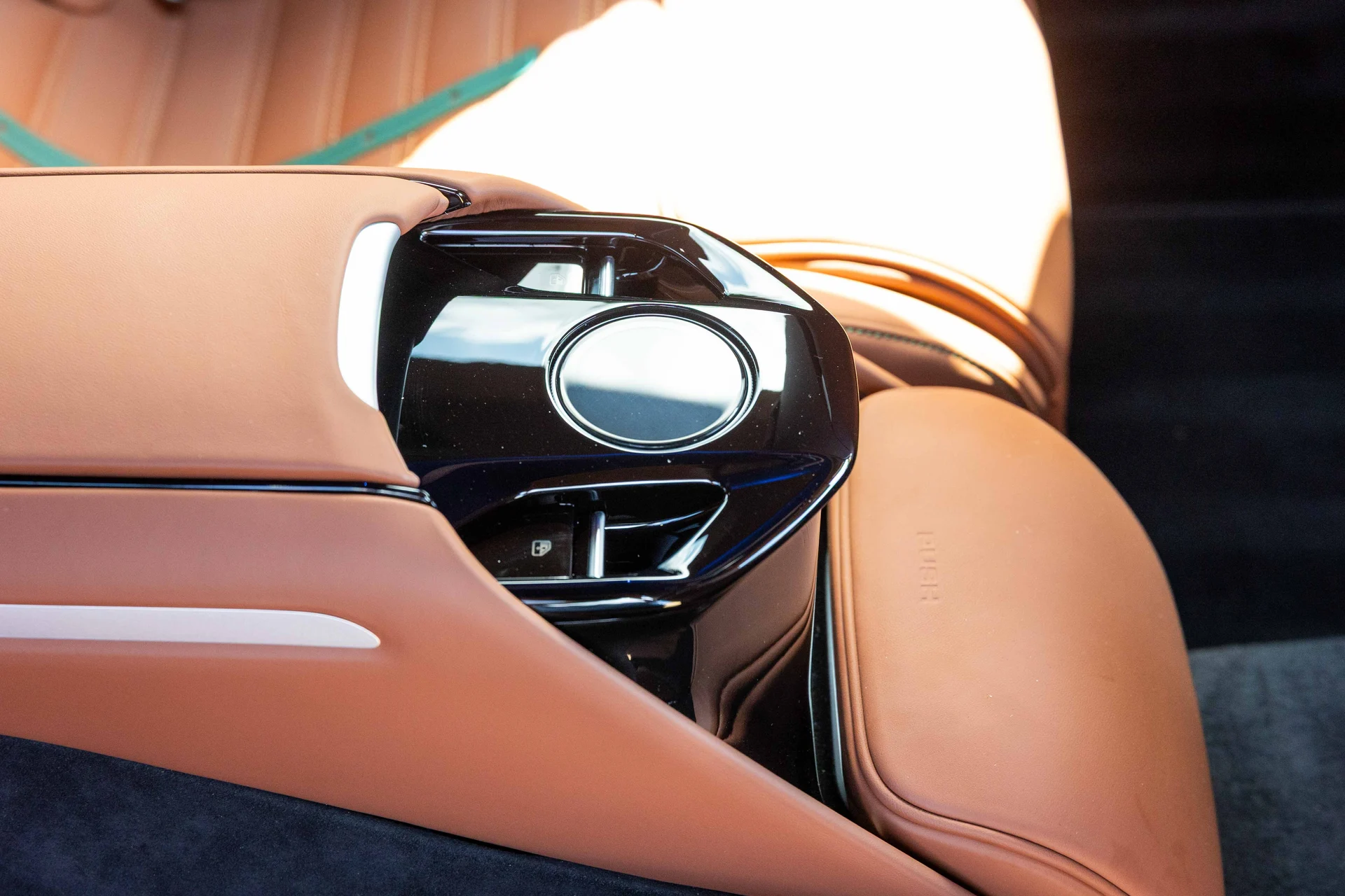 mph042_455867962_be23f83e65aa988e12c438a05bd42fe4_fd156524fe