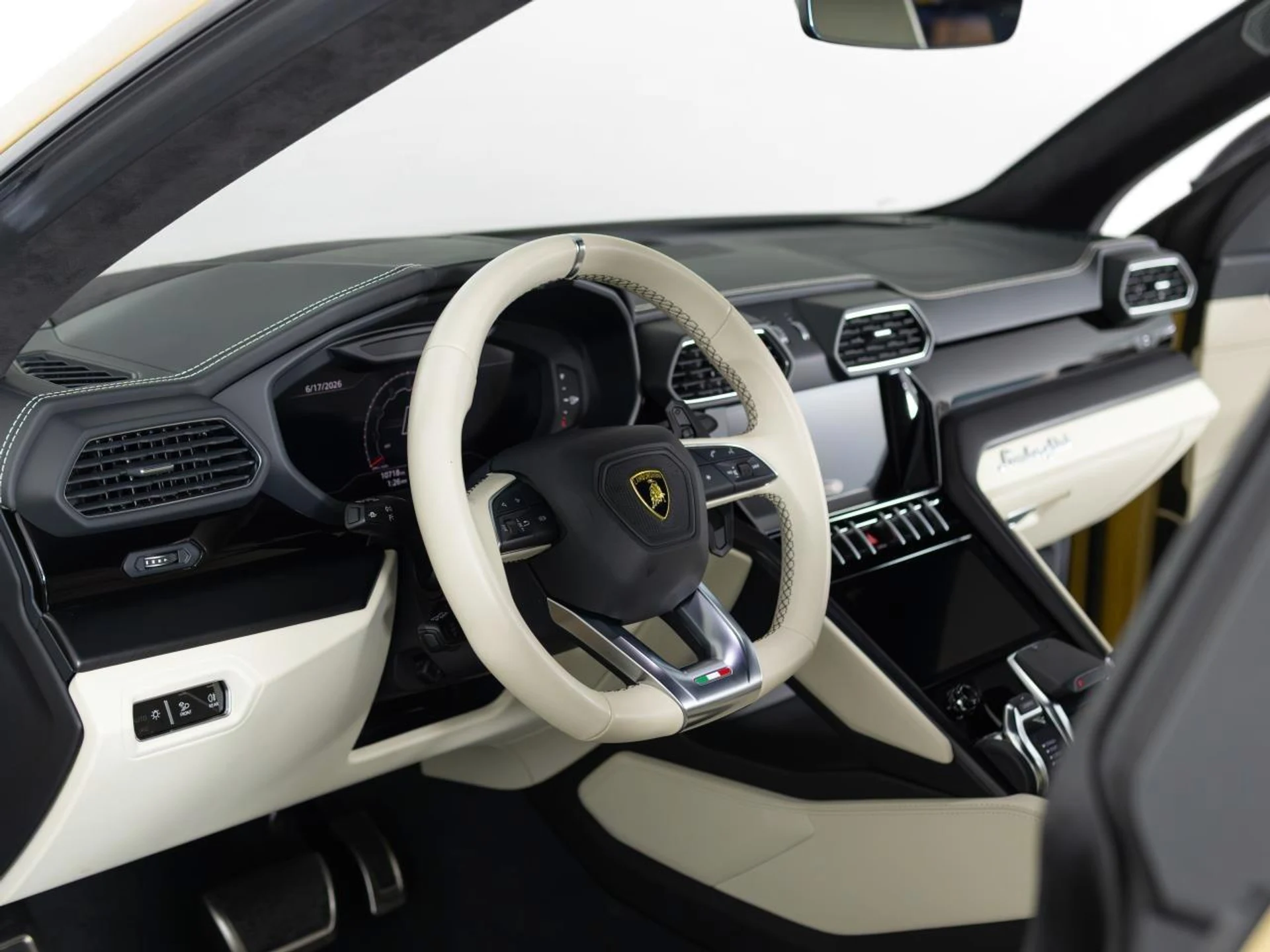 mph042_456488460_Used_2023_Lamborghini_Urus_S_1785169230_8e544ae3bb