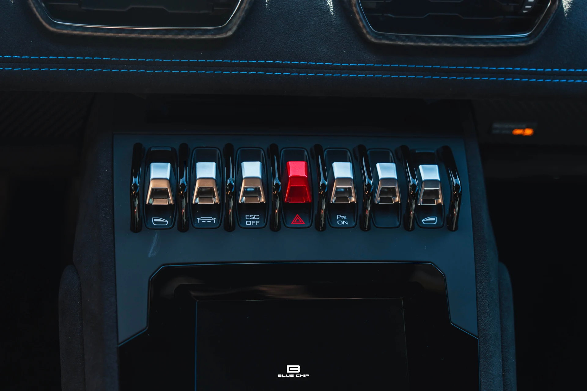 mph042_458925589_6a31cff5a3afddf46f079c2c_2024_Lamborghini_Huracan_Sterrato_43_cad9ea21f9
