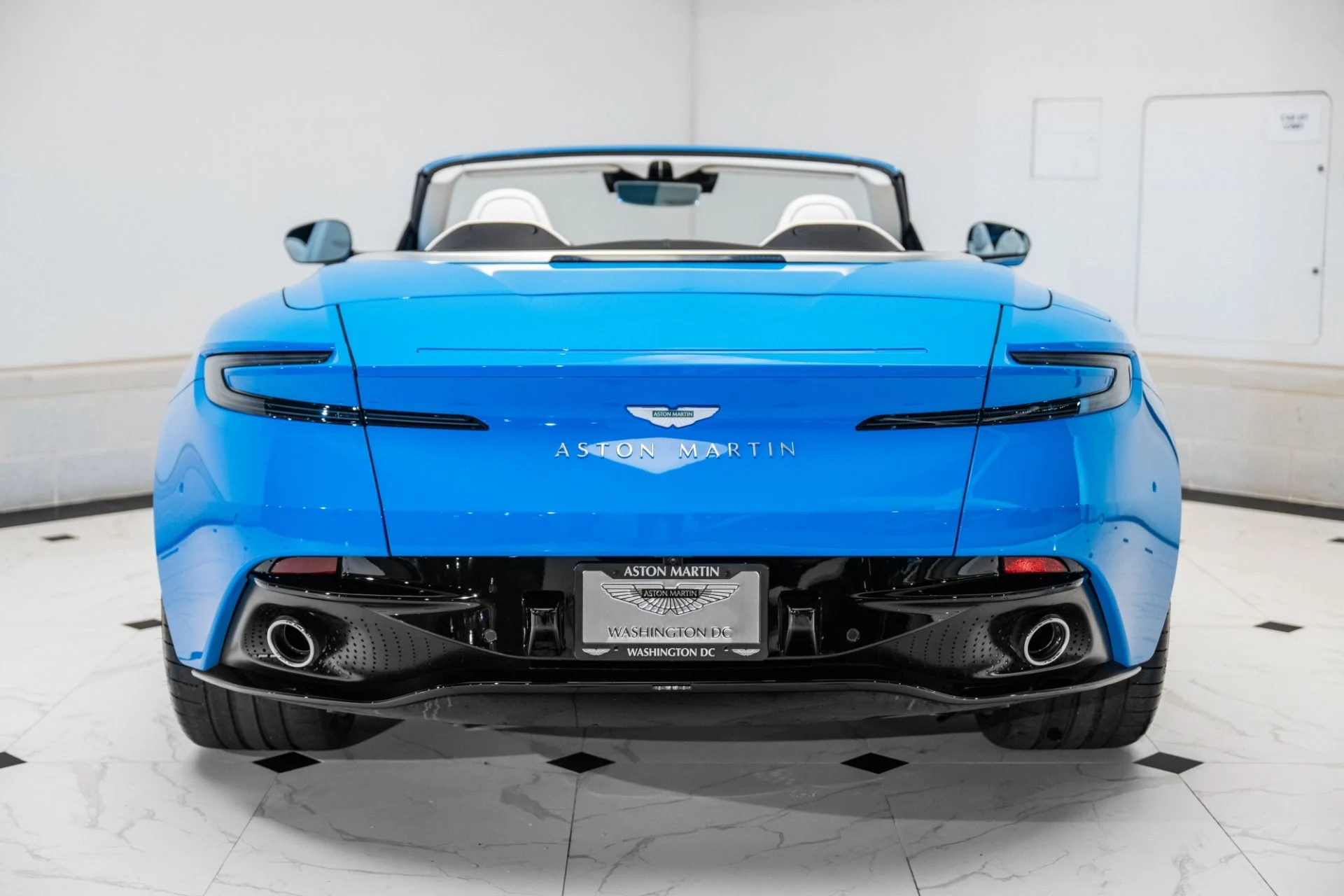 mph042_46044956_Used_2025_Aston_Martin_DB_12_Volante_1741214270_835bf5fab8