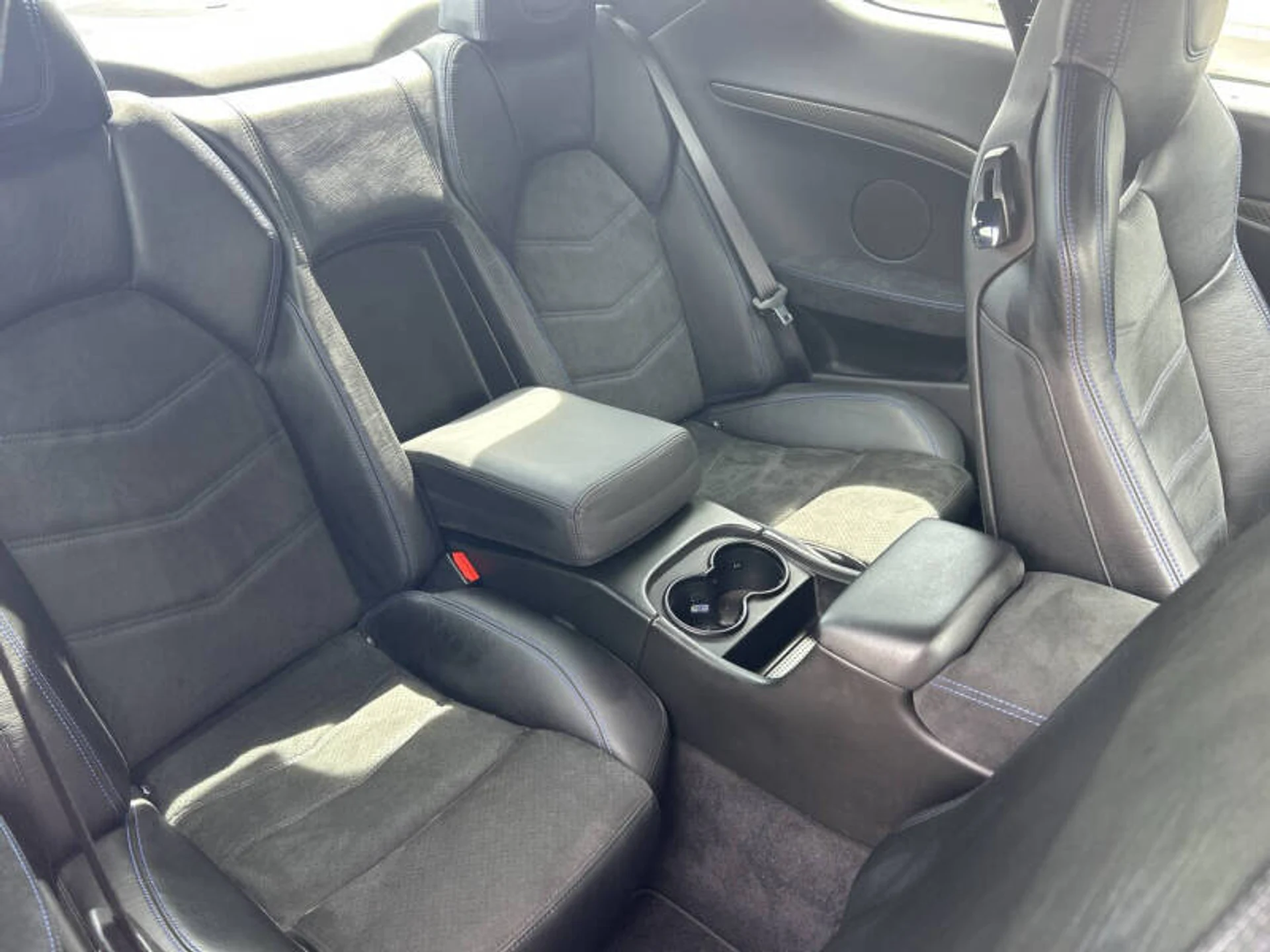 mph042_460725486_2016_maserati_granturismo_mc_2dr_coupe_02b37ffbdb