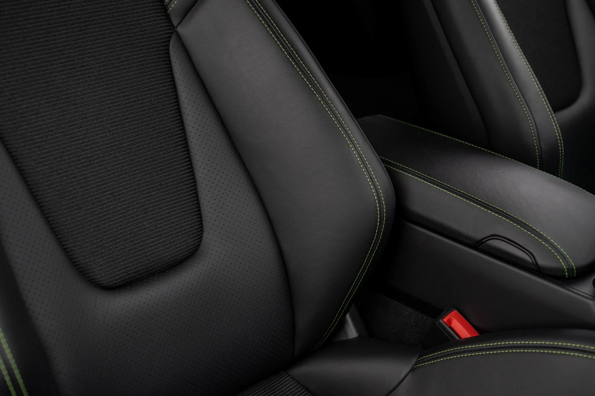 mph042_476649439_Used_2022_Porsche_911_GT_3_Touring_1775584406_fa03ee6caa