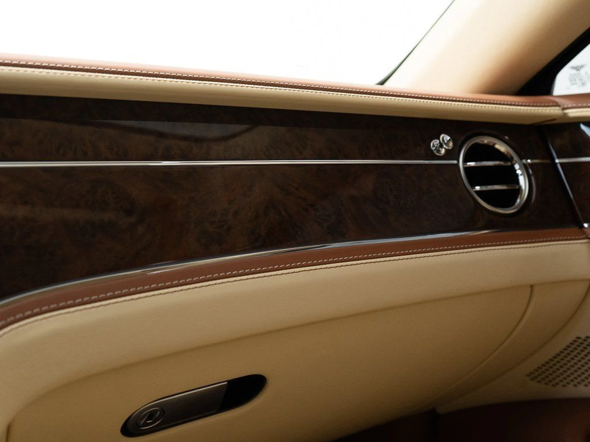 mph042_488271147_ef9705e592bbfcaf0a9904b12c38a866_9c26bb8b8e