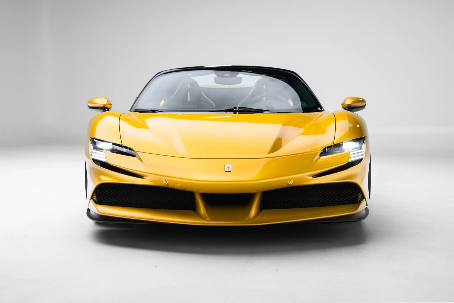 mph042_489418490_Used_2023_Ferrari_SF_90_Spider_1770940729_211620c055