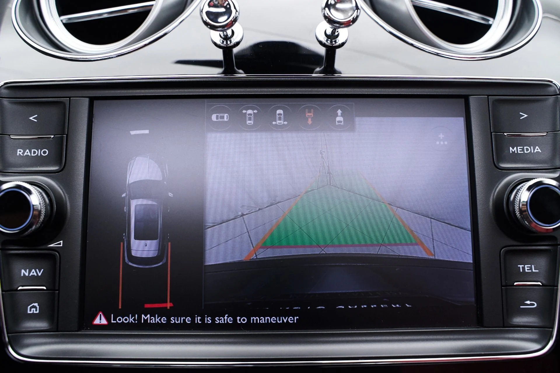 mph042_49530268_Used_2017_Bentley_Bentayga_W12_1648839979_0146c765da