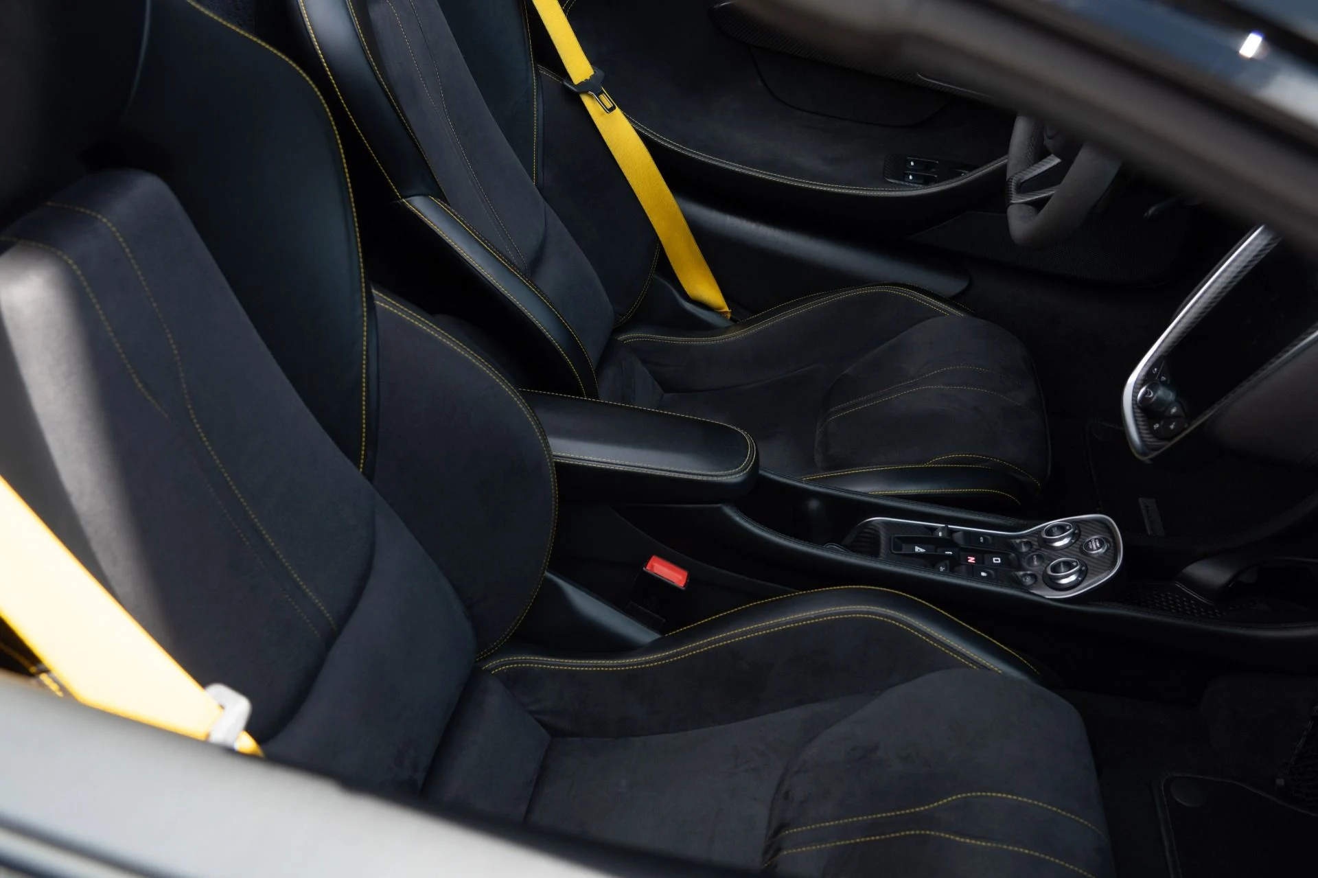 mph042_499832470_Used_2018_Mc_Laren_570_S_Spider_1757711845_73336324b1