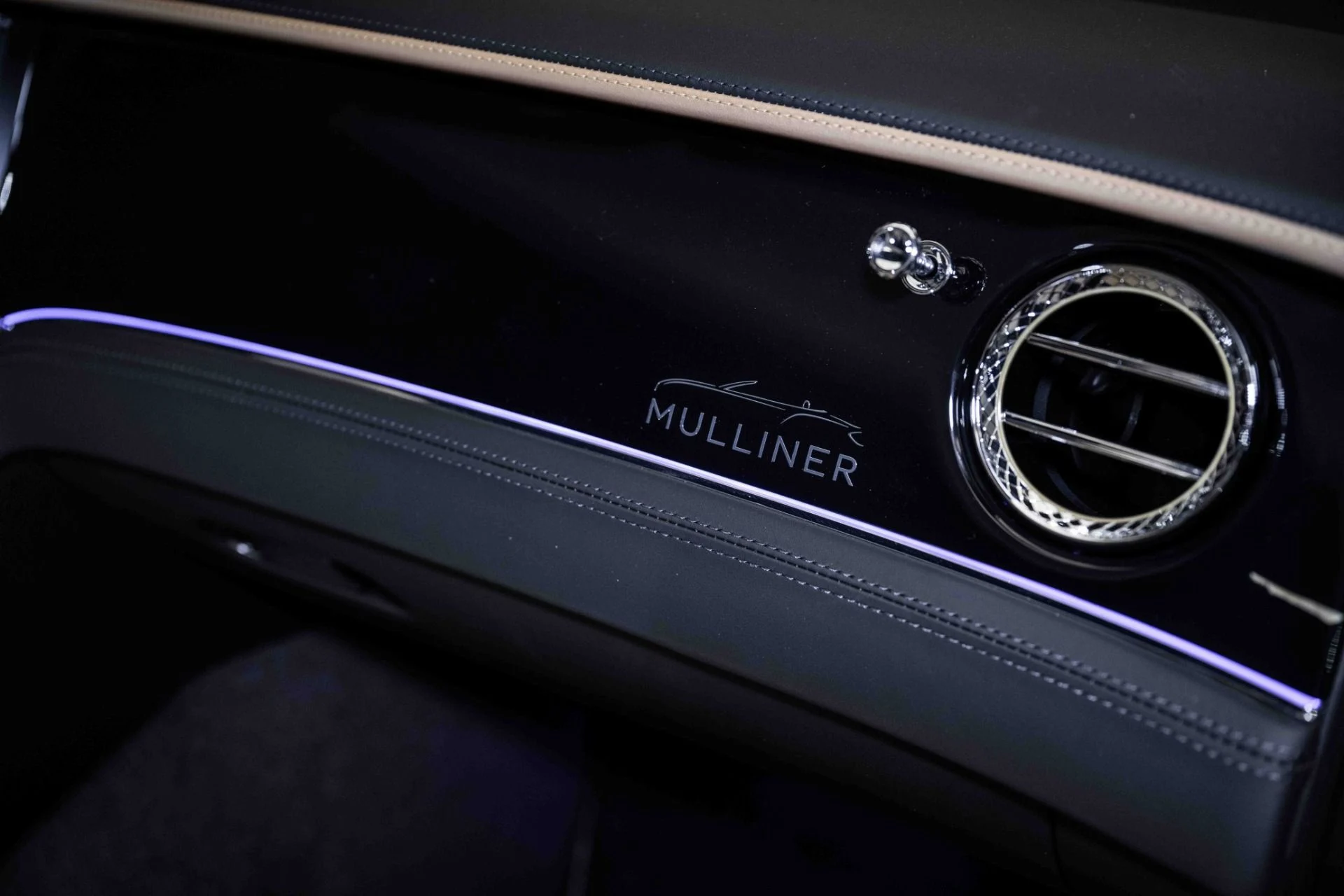 mph042_514276214_Used_2024_Bentley_Continental_GTC_Mulliner_W12_1718978175_f1c8924856