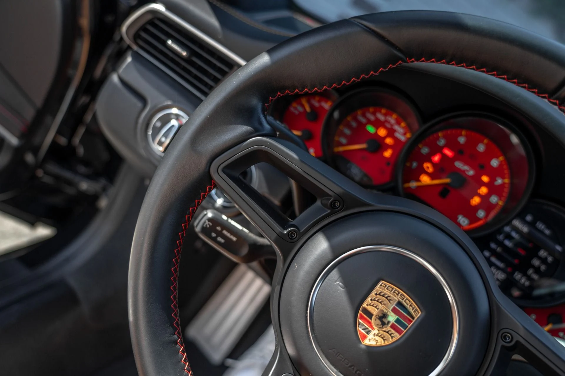 mph042_53256619_Used_2019_Porsche_911_GT_3_Touring_1760739147_9e26f89933