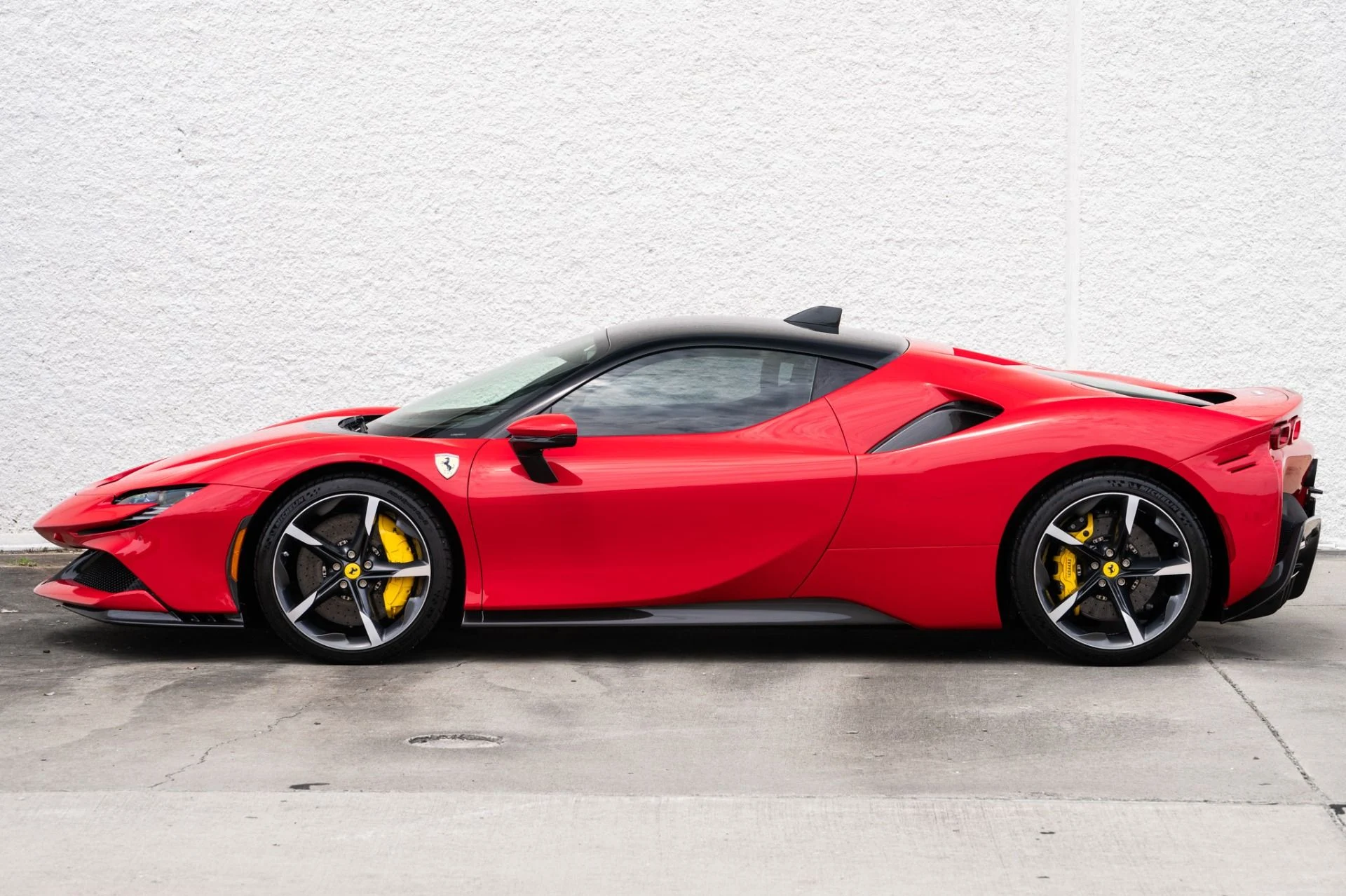 mph042_542728090_Used_2023_Ferrari_SF_90_Stradale_1753986462_1858f903cc