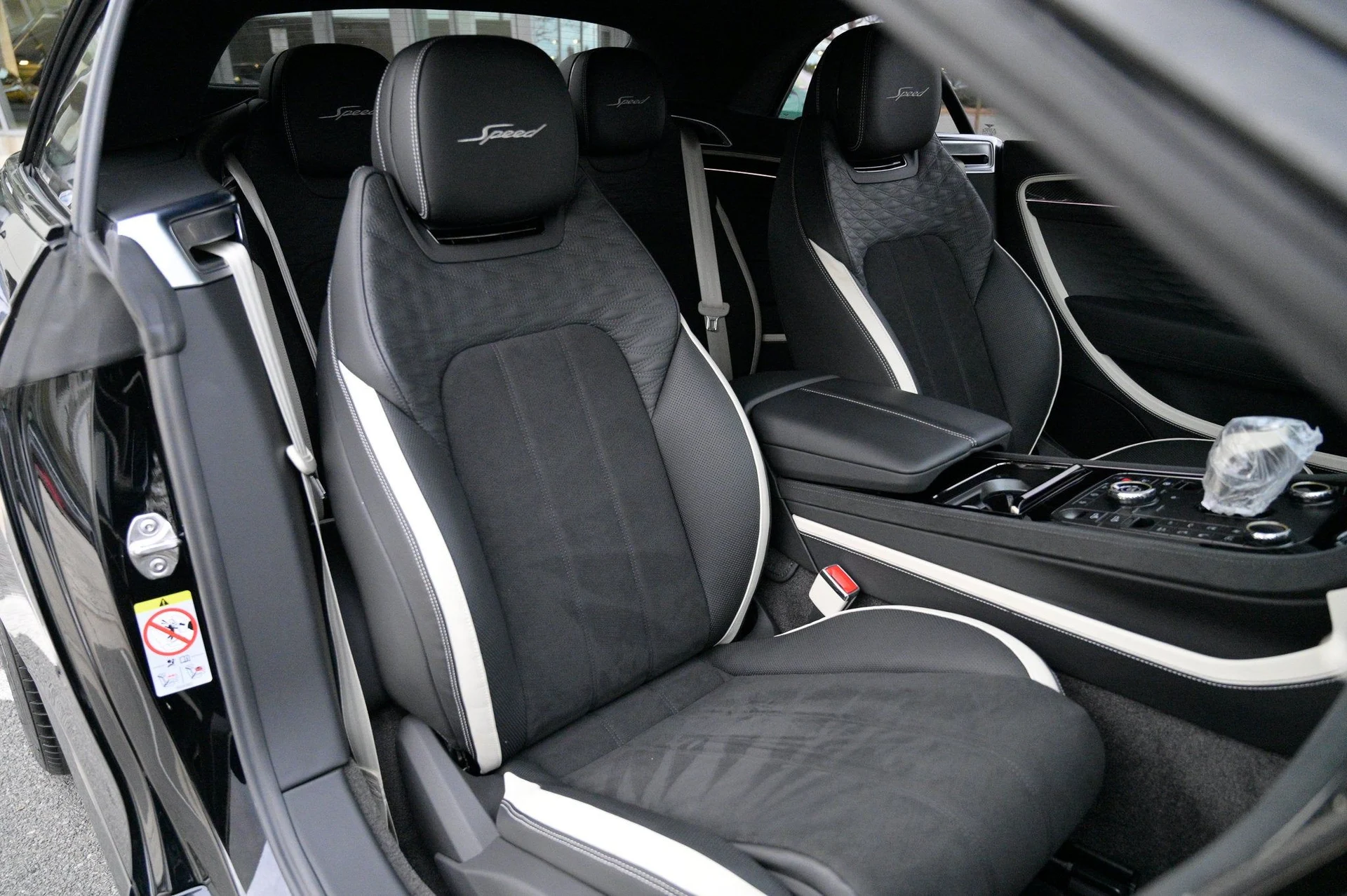 mph042_550463945_641d96c414364a76a003d6a57ff14715_7befd31993