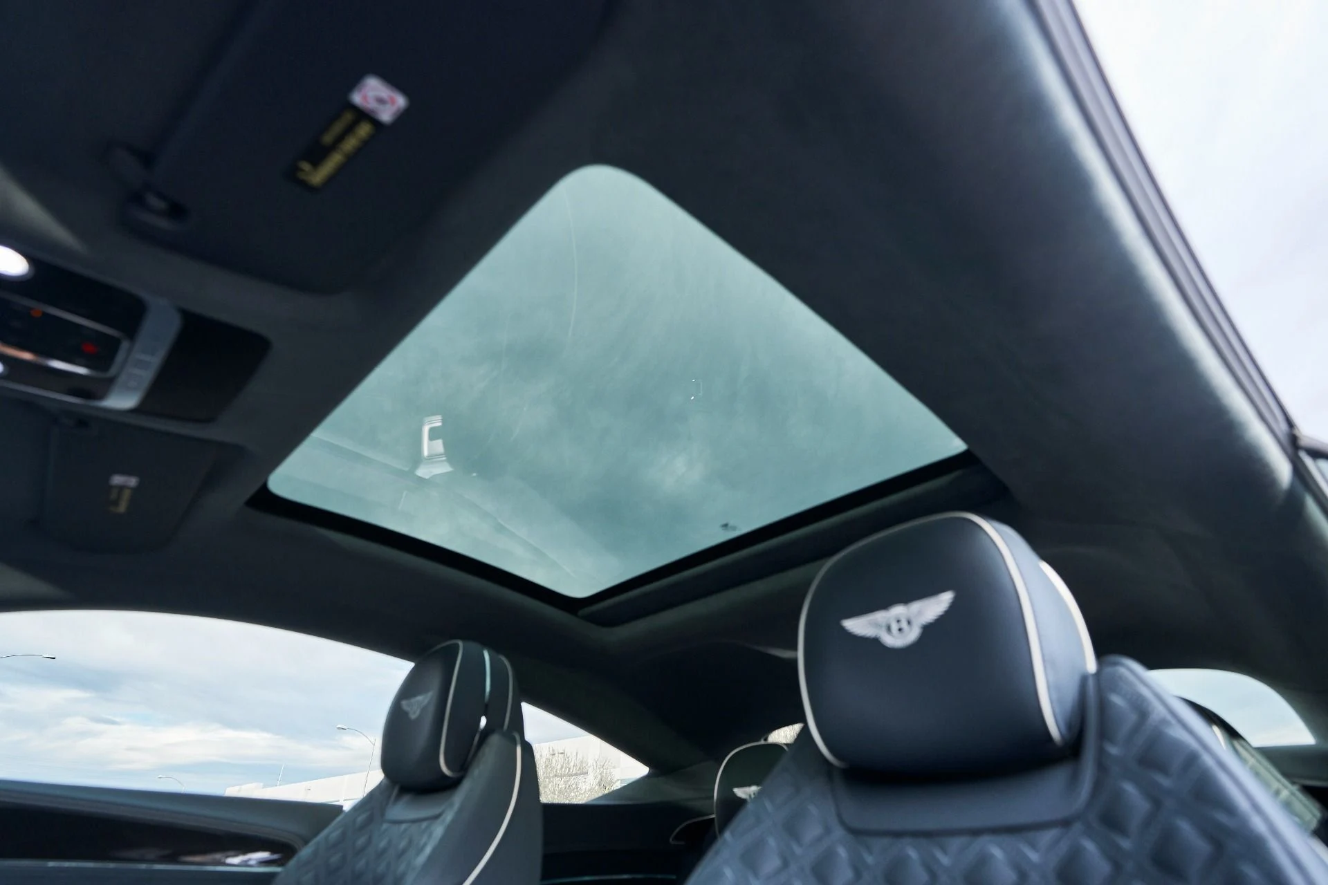 mph042_559521017_Used_2023_Bentley_Continental_GT_Azure_1761756016_f2023736f2