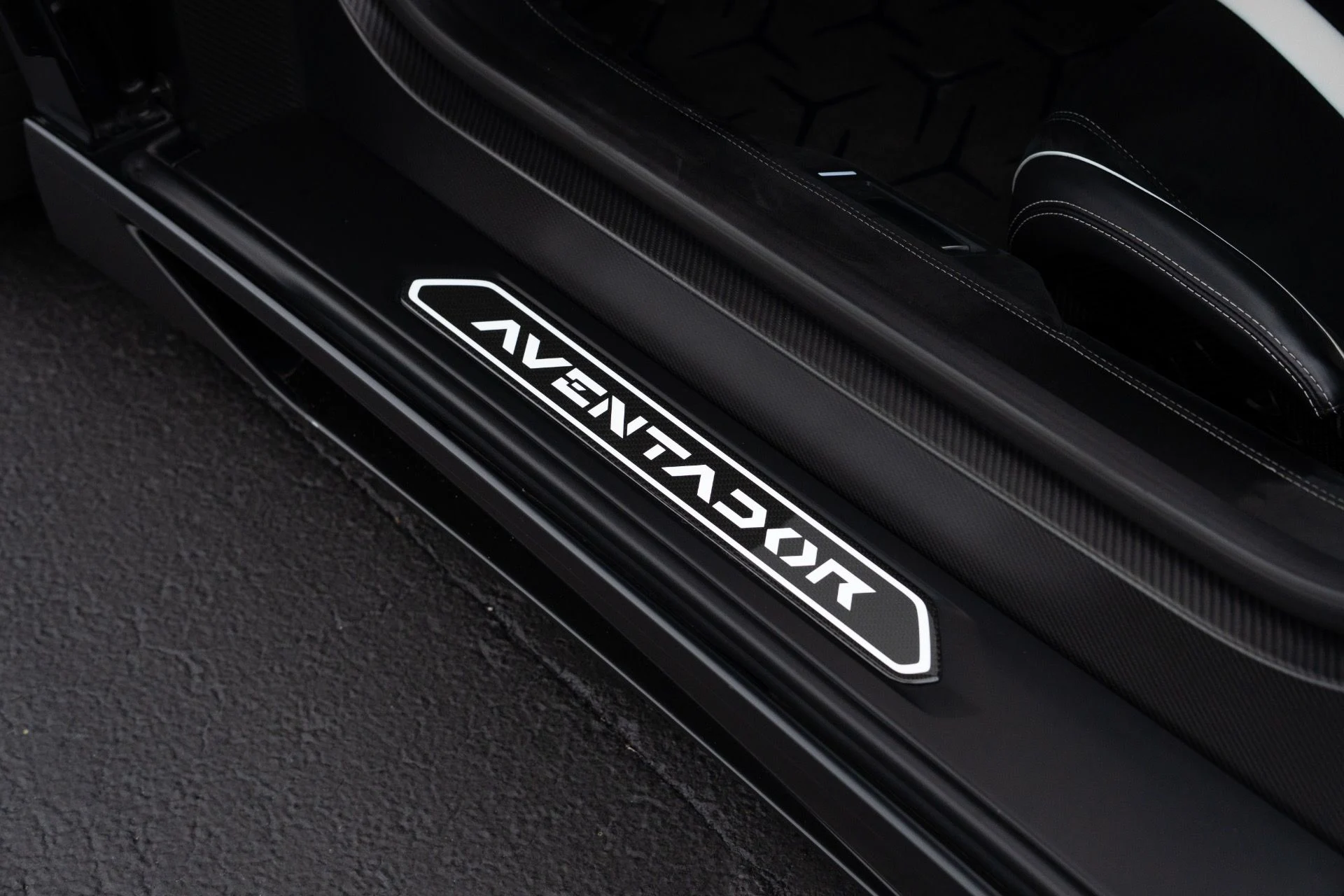 mph042_573408538_Used_2016_Lamborghini_Aventador_LP_750_4_SV_1768280004_306c33fdd6