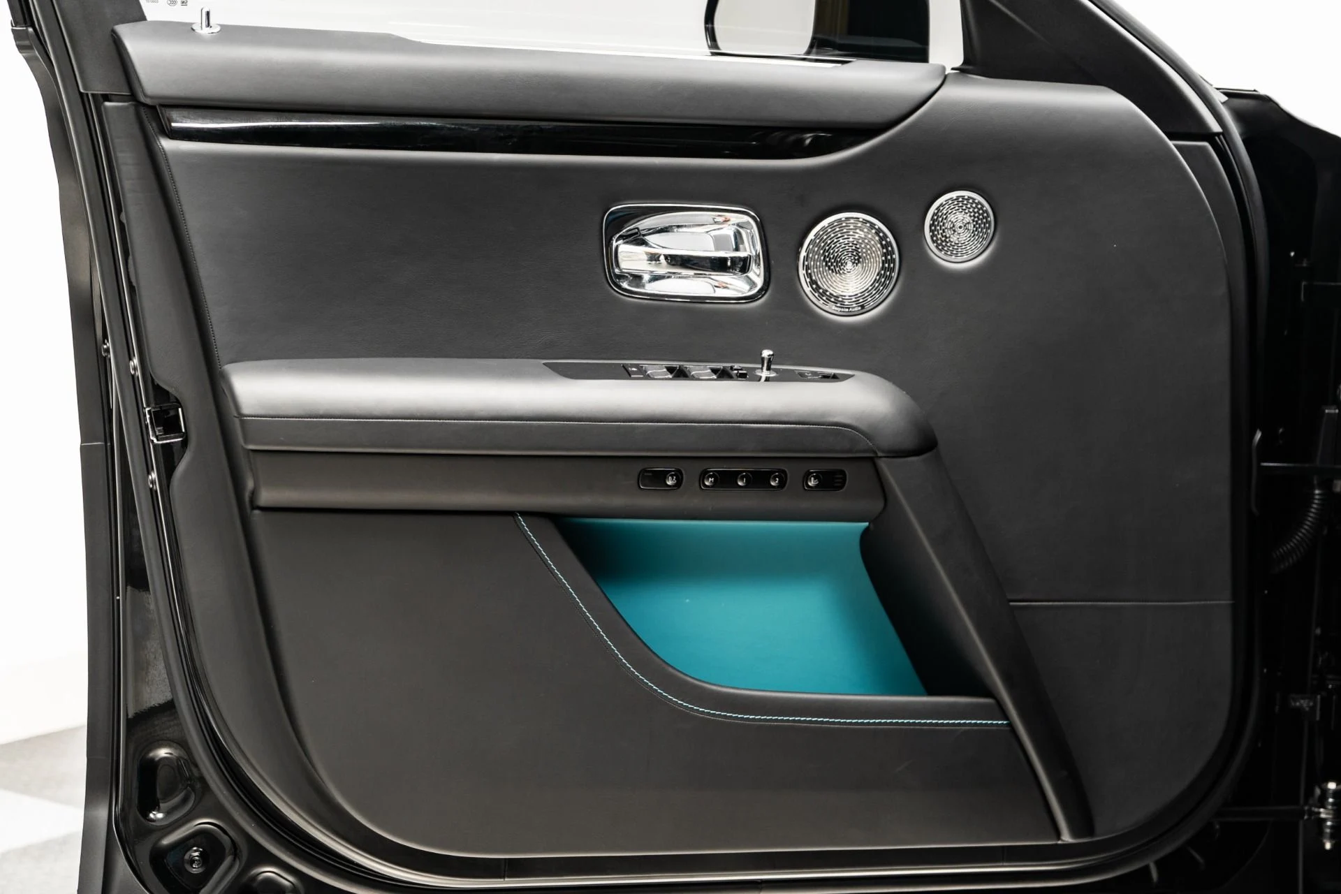 mph042_584575904_Used_2022_Rolls_Royce_Ghost_The_Ghost_Package_Turquoise_Accents_Illuminated_Fascia_1774388734_50f68de297