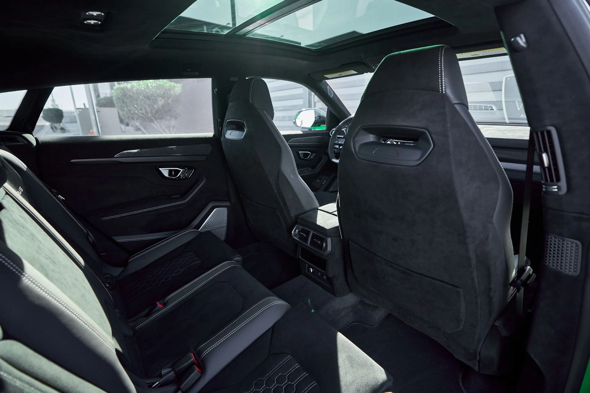 mph042_58614923_Used_2024_Lamborghini_Urus_Performante_1764124820_6c3b16478e