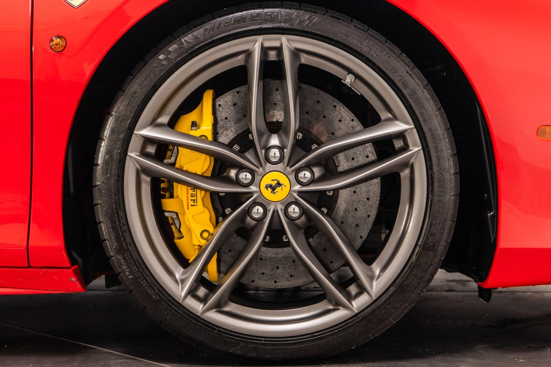 mph042_599374768_Used_2018_Ferrari_488_GTB_1760465910_31c569e817