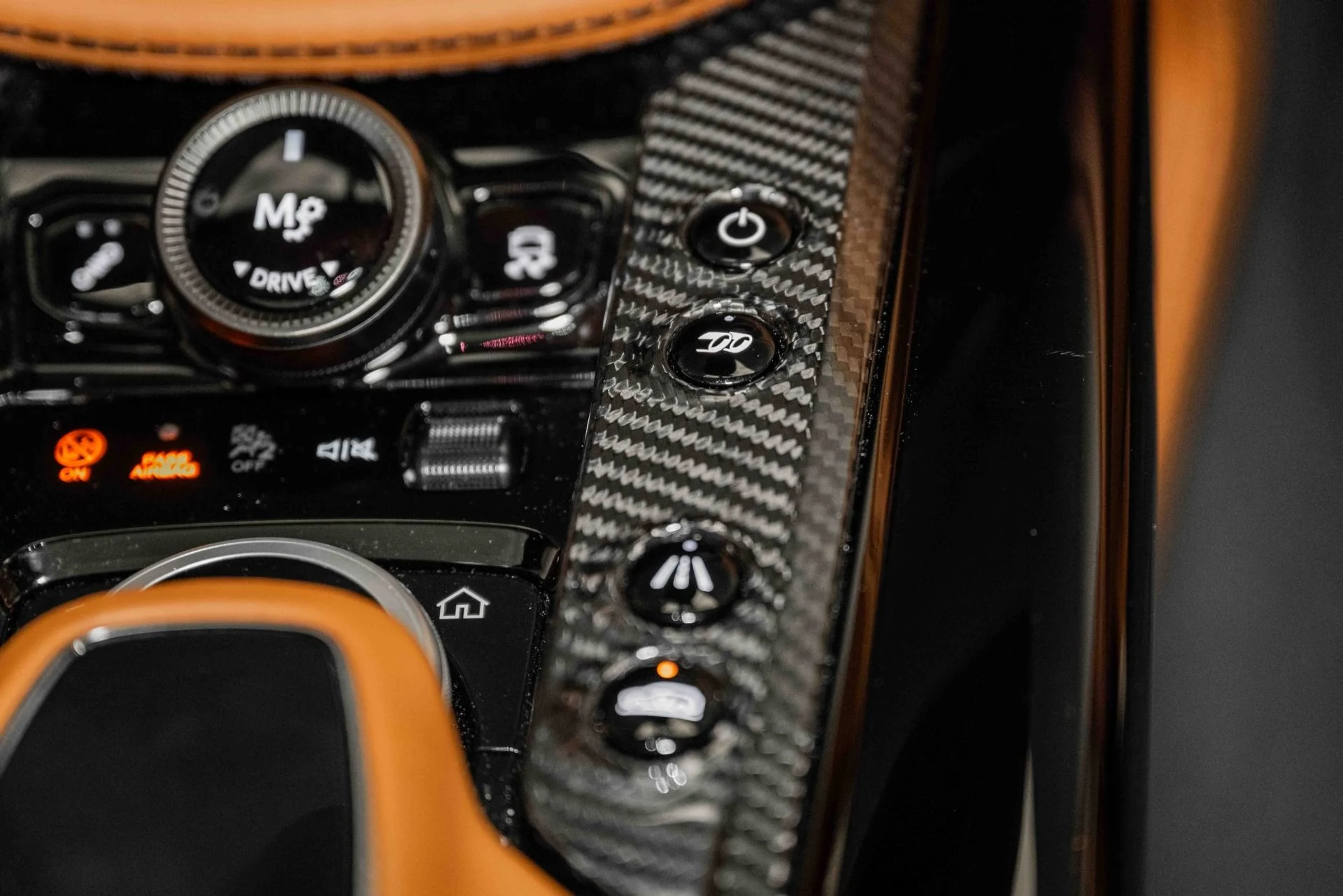 mph042_600689368_Used_2023_Aston_Martin_DBX_707_1720794975_ba1855898b