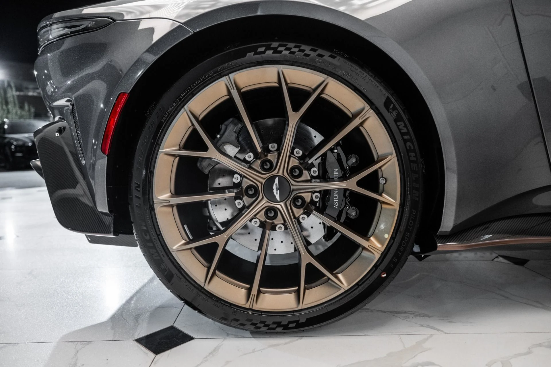mph042_602668249_New_2026_ASTON_MARTIN_VANTAGE_1756307805_b59c056668