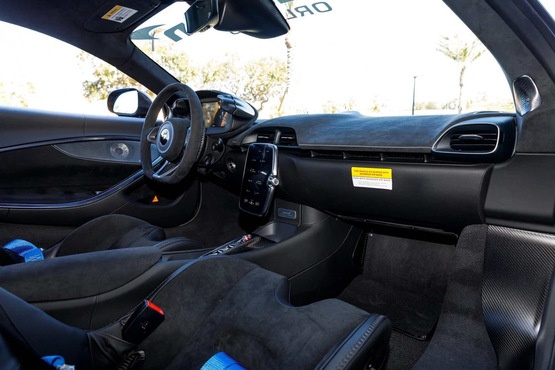 mph042_610209516_396_p43_l_88ce3b575d