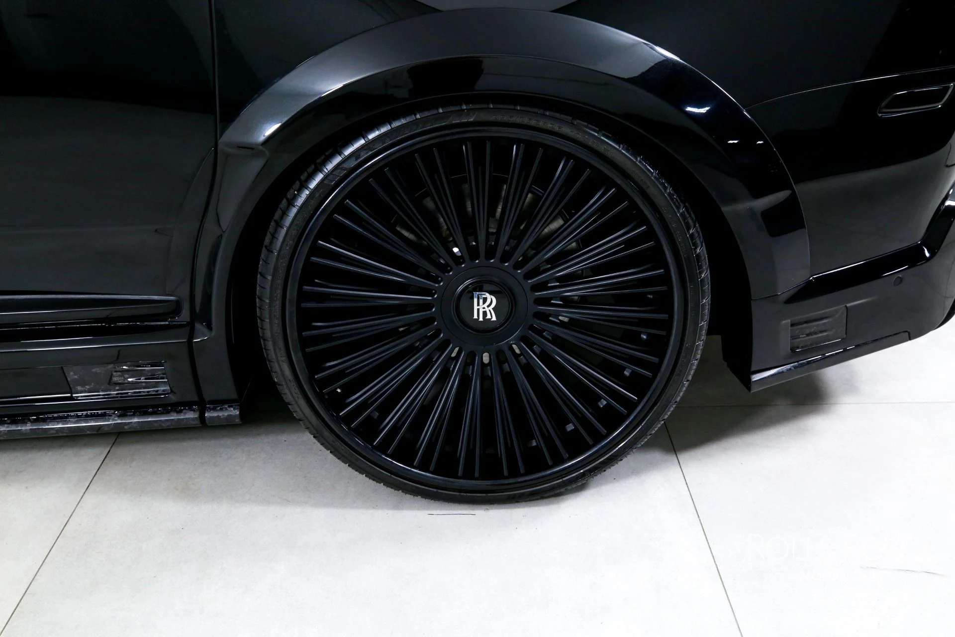 mph042_633169755_Used_2024_Rolls_Royce_Cullinan_1764777967_5c6325f39b