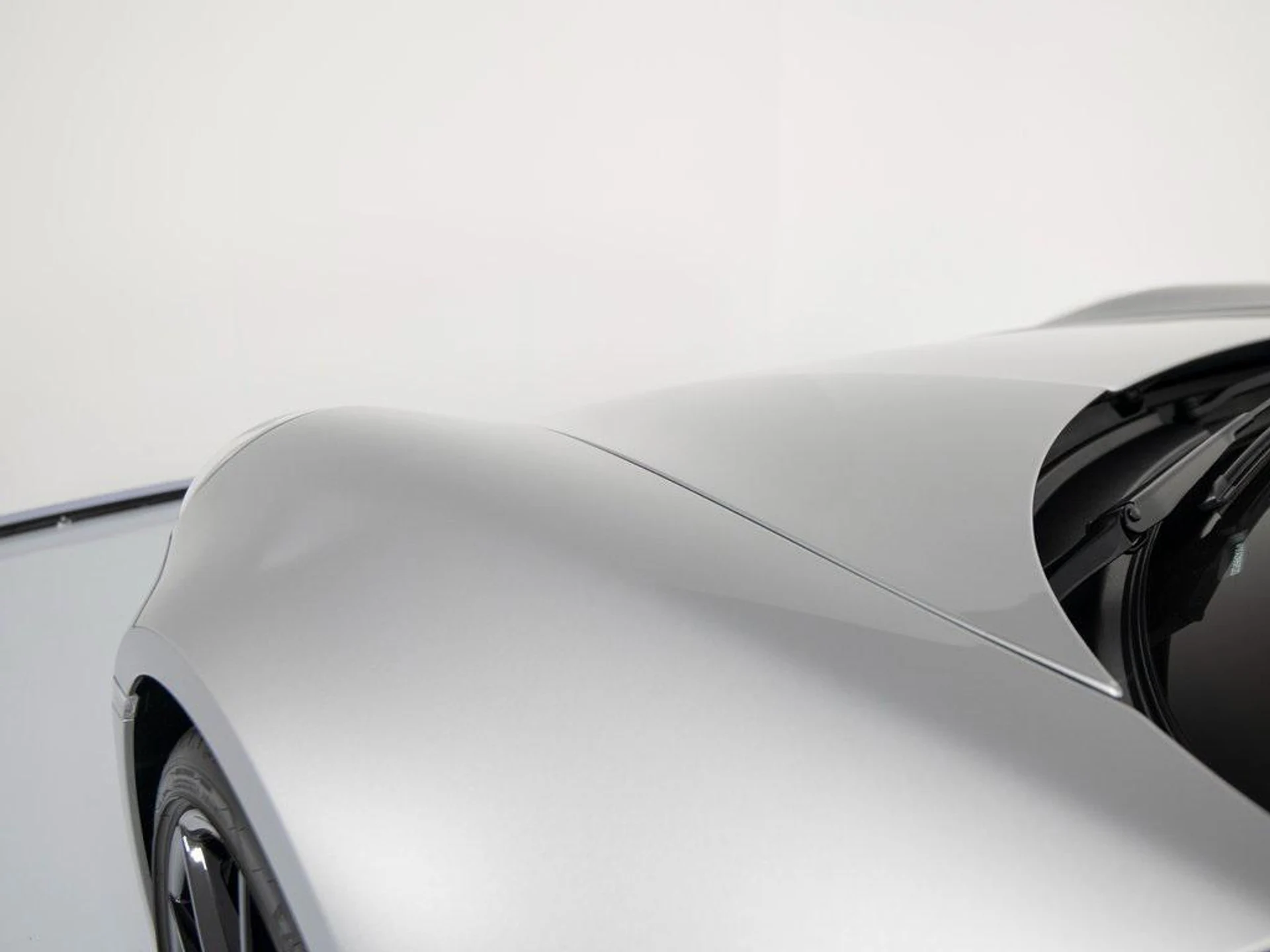 mph042_64659707_z_GAJ_Qo3u_Kog_9ci_SJ_Ihmqxk_Bv8_M_dc86ce004a