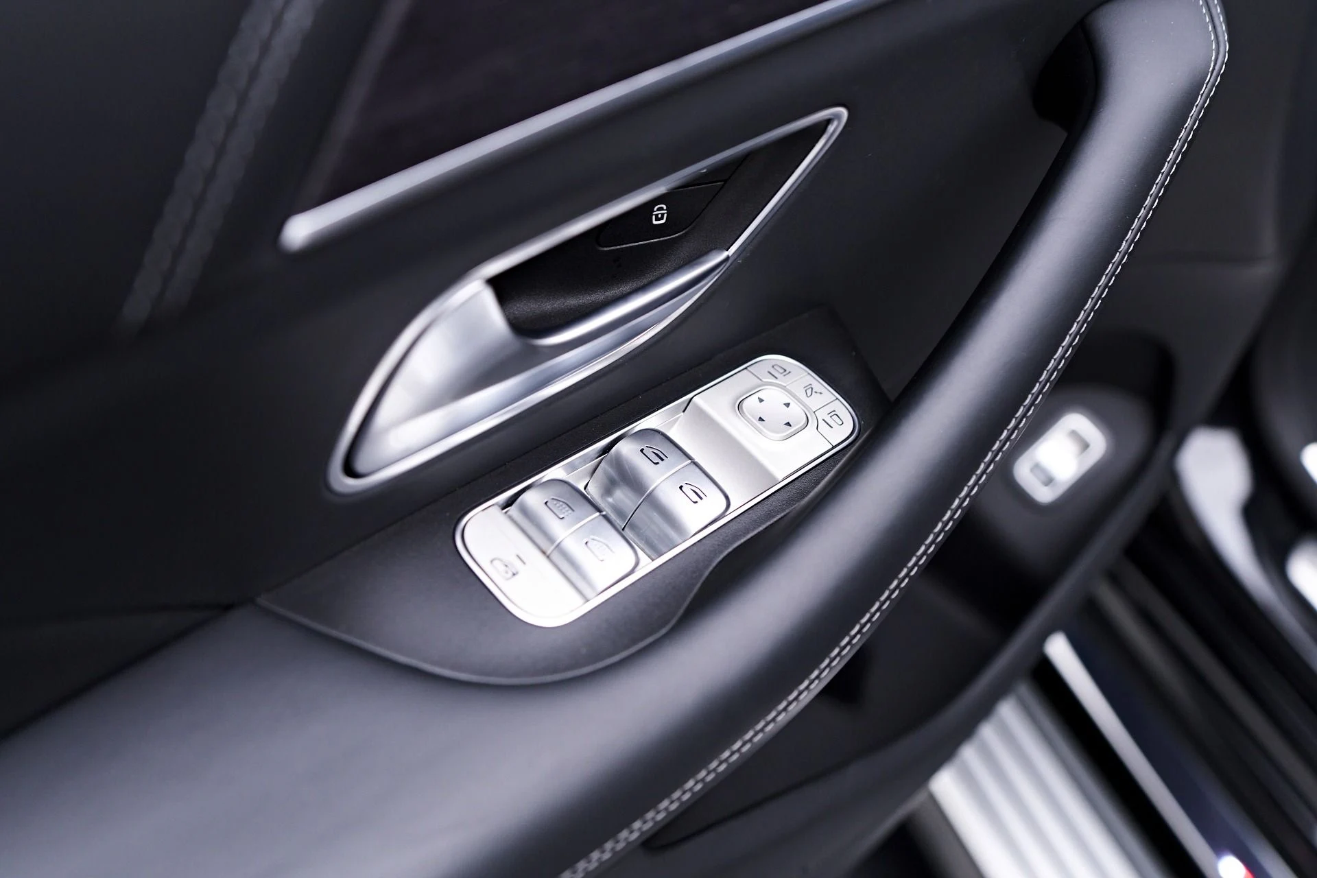 mph042_654432495_Used_2022_Mercedes_Benz_GLS_Maybach_GLS_600_1747446181_14c2781dfd