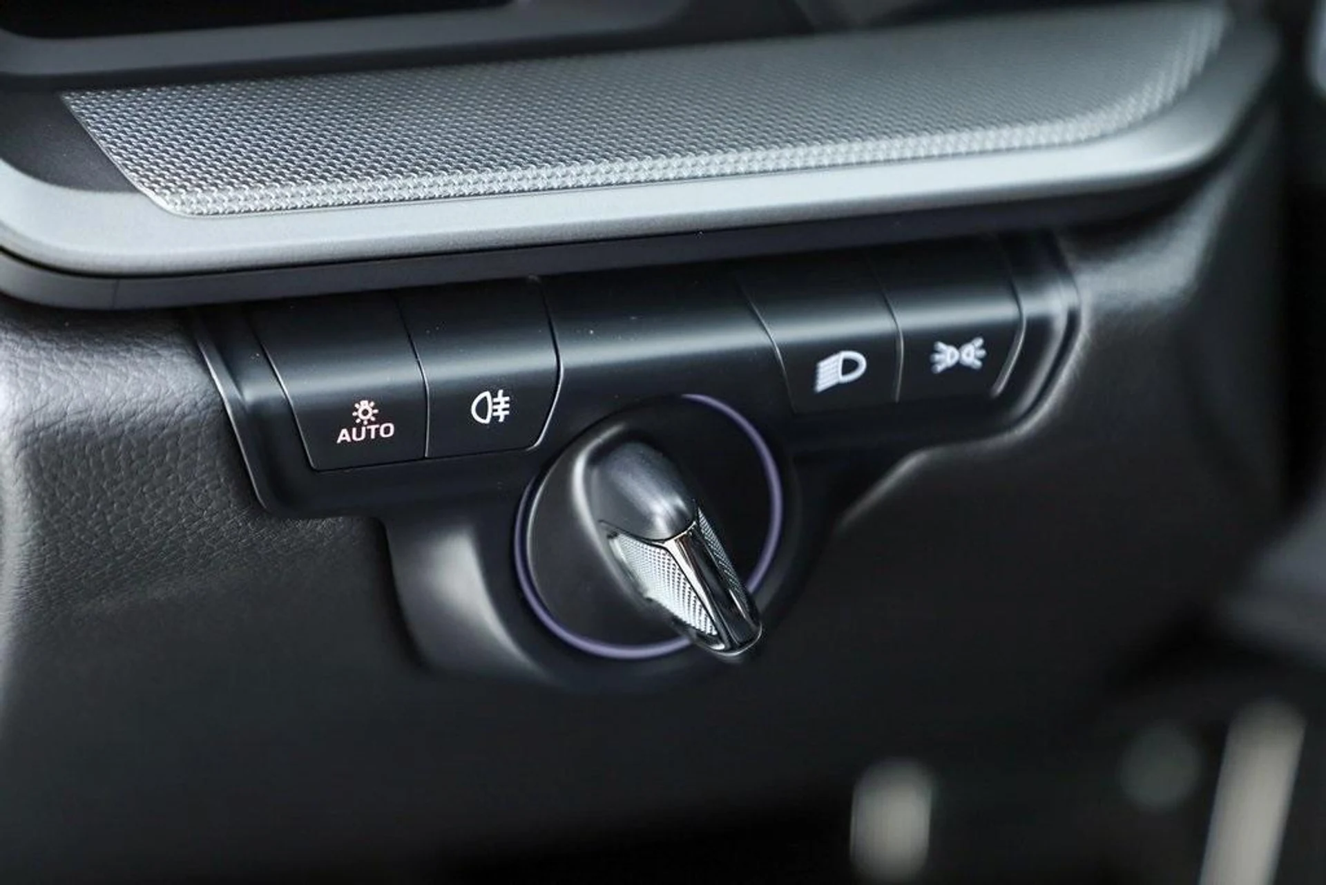 mph042_654481166_SDLGVQ_Leg_1_O_Lc_y_Efpte_T6_EF_Qc_86f8184289