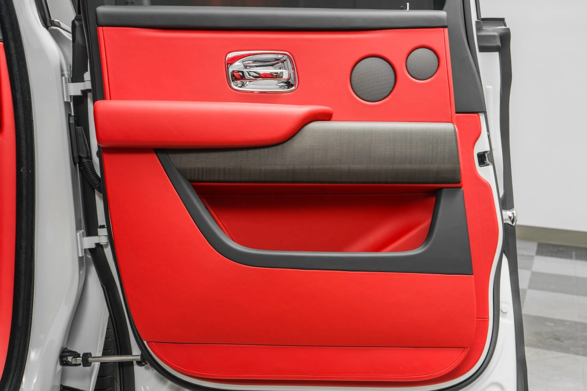 mph042_663848905_Used_2024_Rolls_Royce_Cullinan_Shooting_Star_Headliner_Picnic_Tables_Low_Miles_1772230993_24ca5569e5