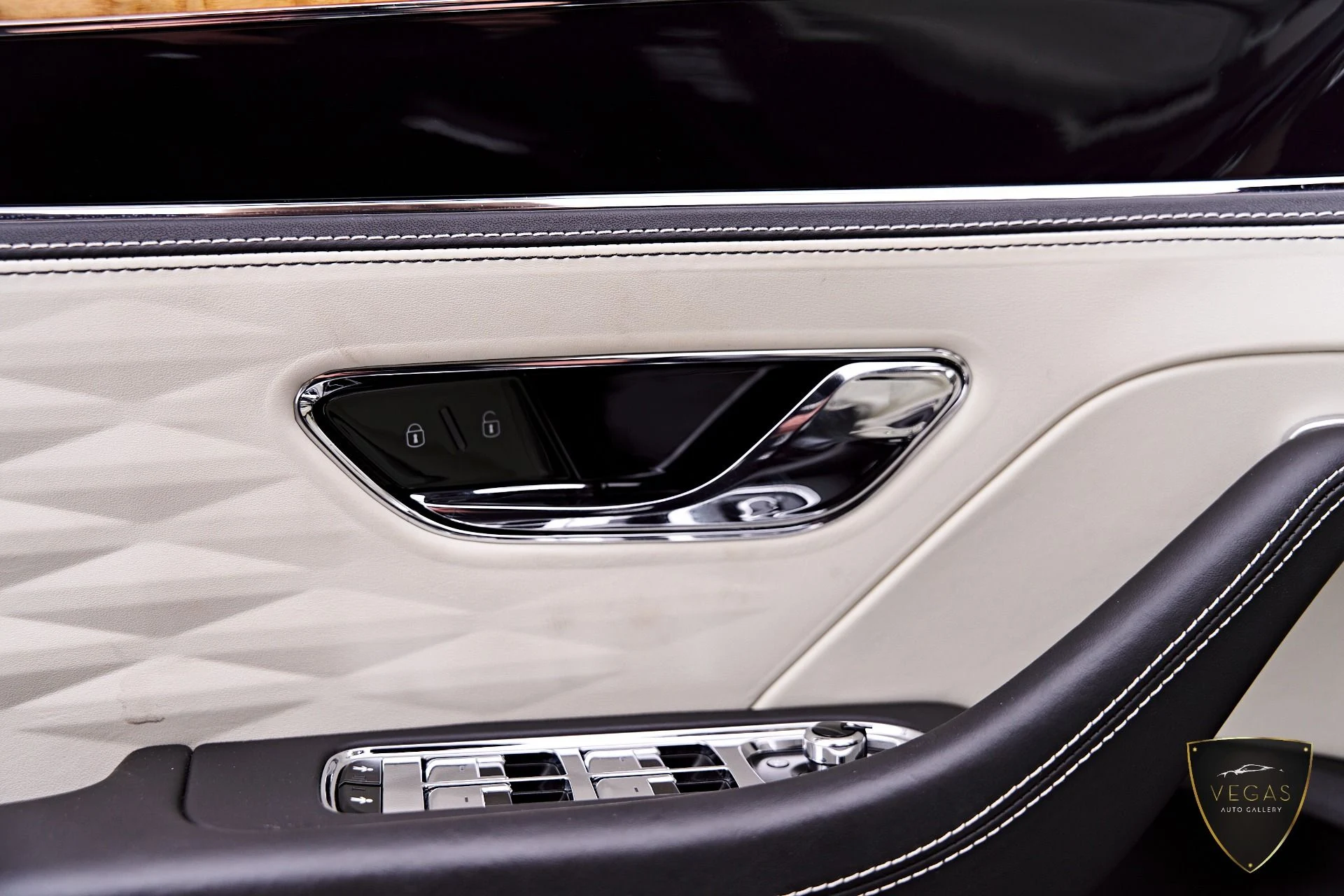 mph042_665480535_Used_2022_Bentley_Flying_Spur_V8_1782495080_8833e5666b