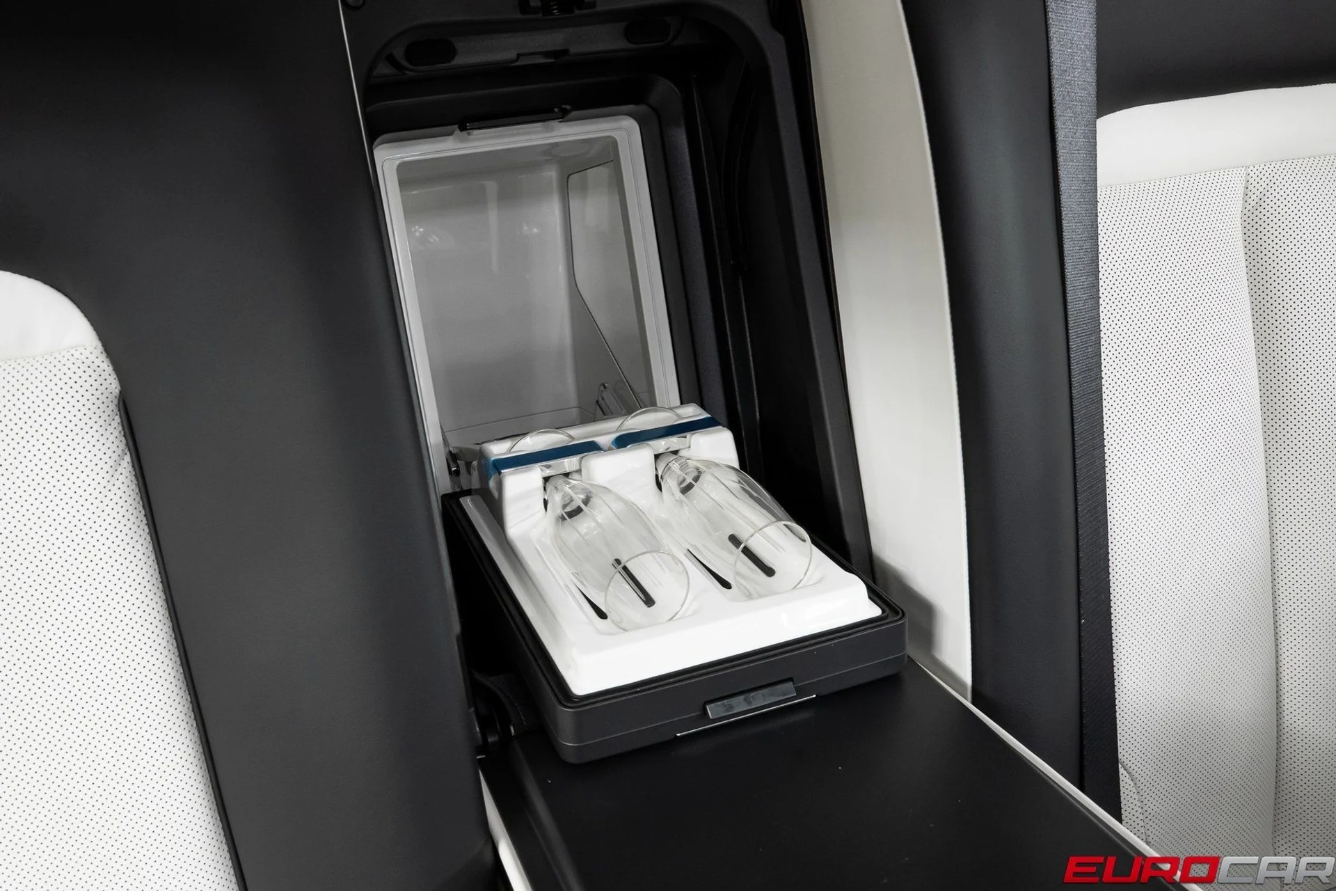 mph042_688507669_image_43_5ede962bfd