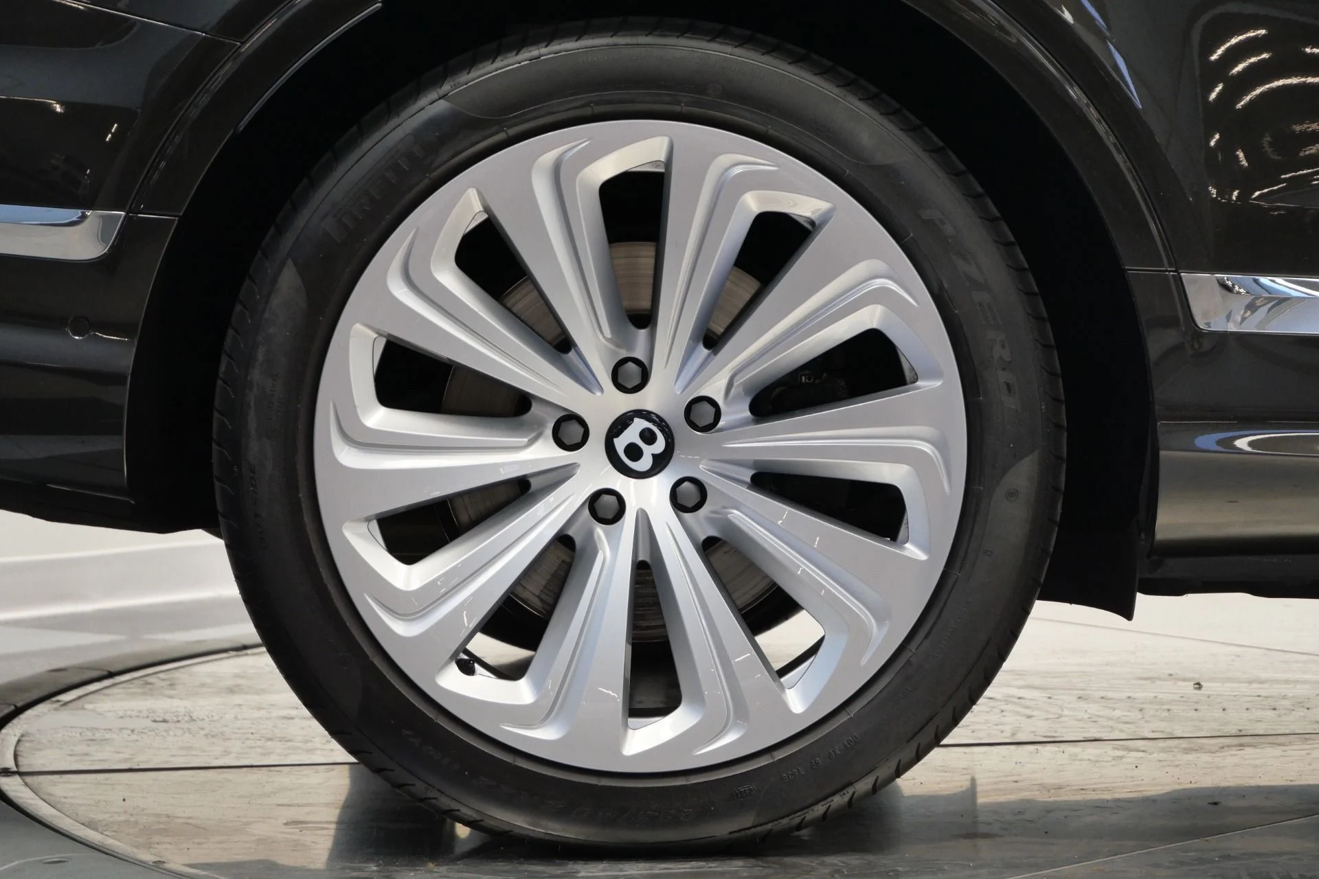 mph042_692514496_Used_2021_Bentley_Bentayga_Hybrid_Mulliner_Driving_Specification_Four_Seat_Comfort_Specification_1767026081_0db61ffc77