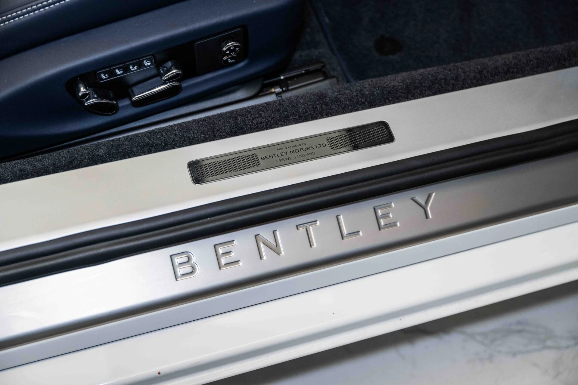mph042_703017103_Used_2021_Bentley_Continental_GTC_V8_Convertible_1733325878_efffb3b2cf