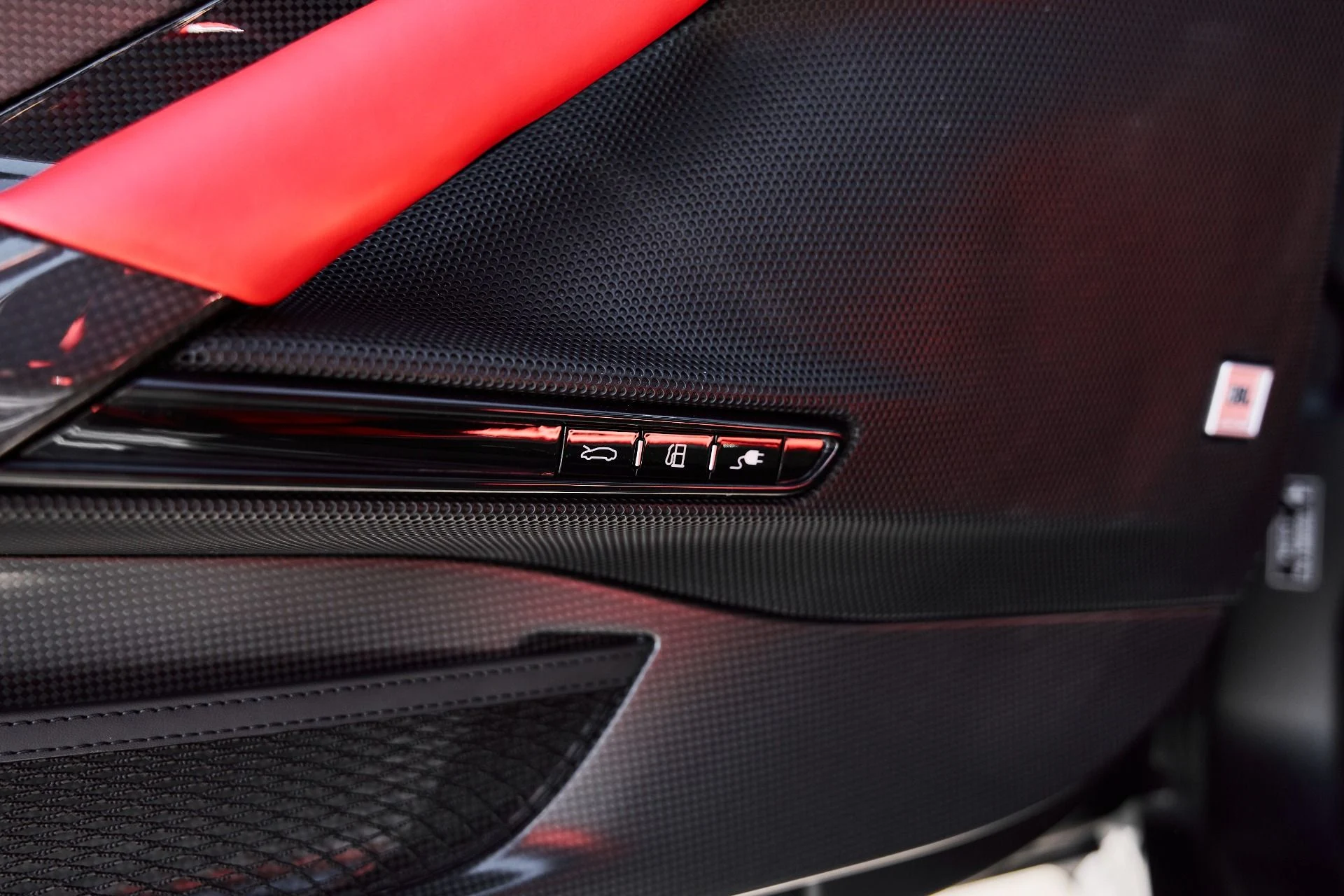 mph042_707187669_Used_2023_Ferrari_SF_90_Stradale_Base_1772922944_f507e70151